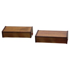 Tables de chevet flottantes en bois de rose, années 1960, lot de 2