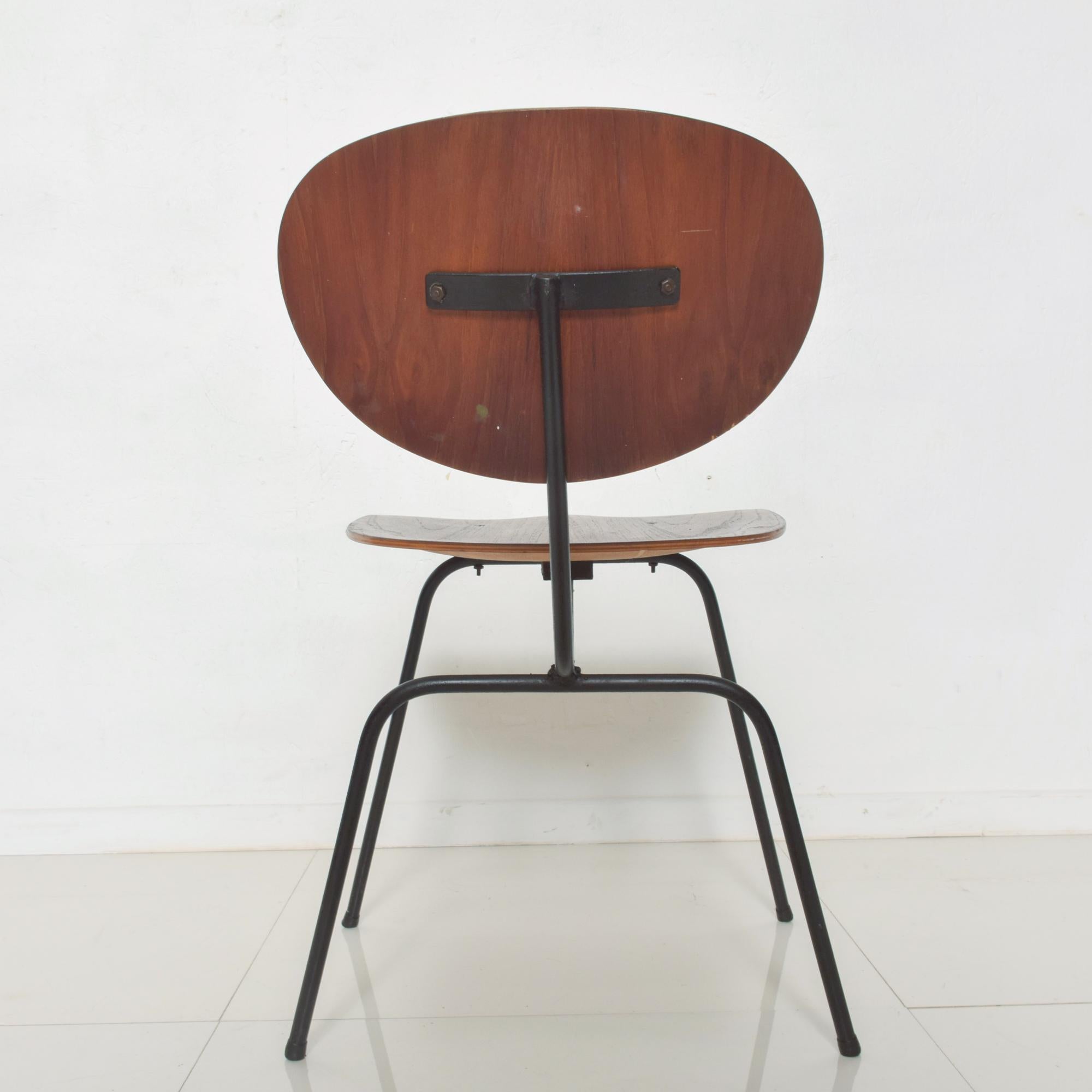 Mid-Century Modern 1950s Bent Plywood Lounge Chair Metal Base After Eames For Sale