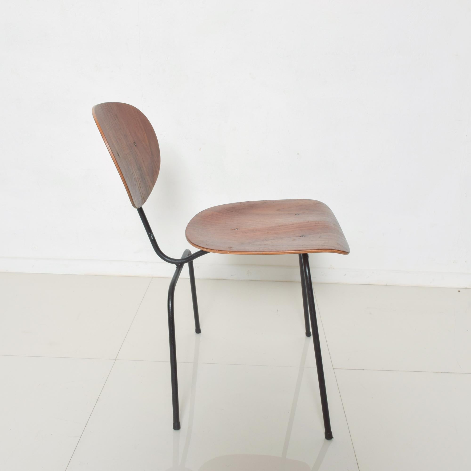 Mid-20th Century 1950s Bent Plywood Lounge Chair Metal Base After Eames For Sale