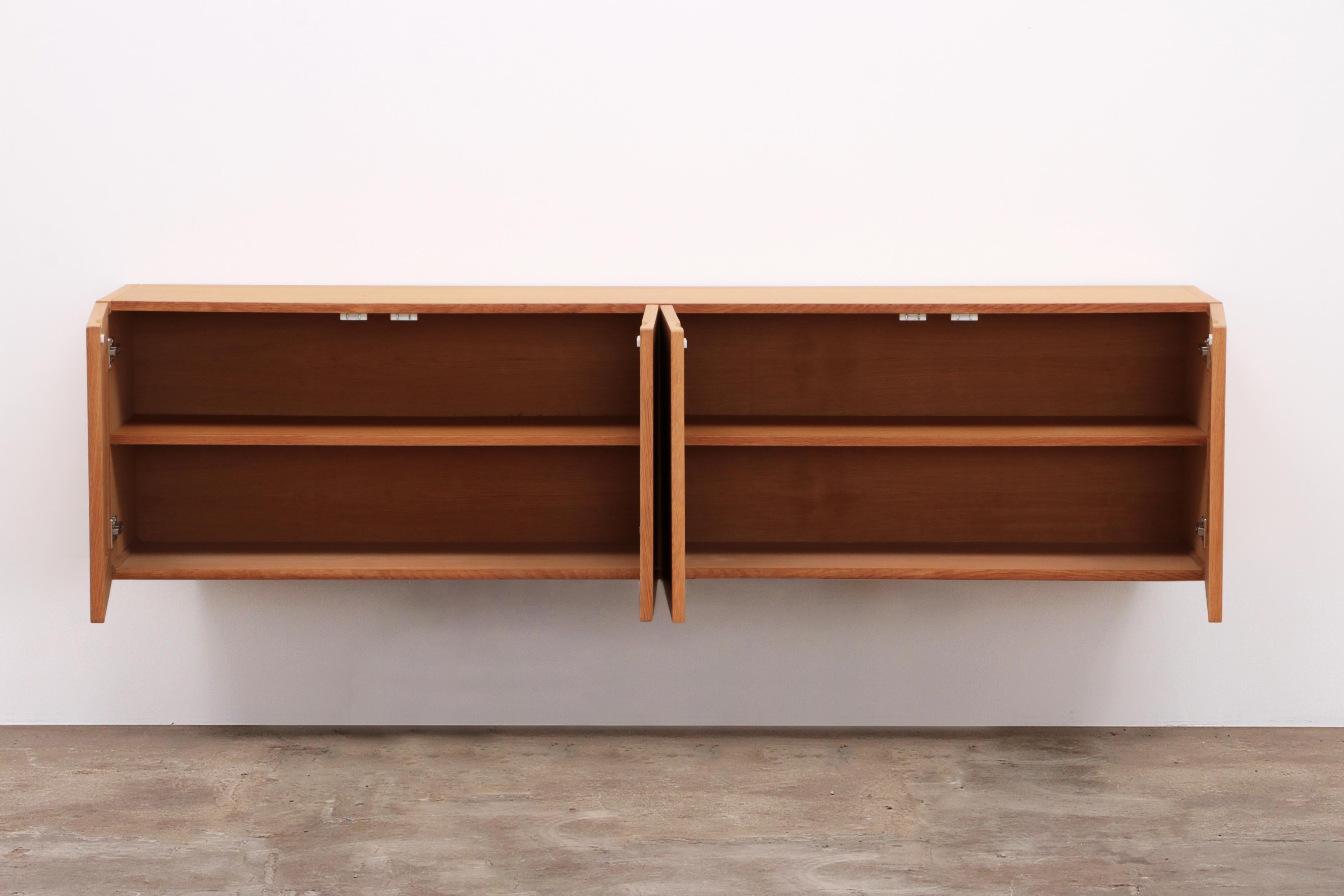 Late 20th Century Floating Danish Design Sideboard in Solid Oak - 80s  For Sale