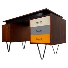 Floating desk manufactured by Tijseling Nijkerk, The netherlands, 1960's.