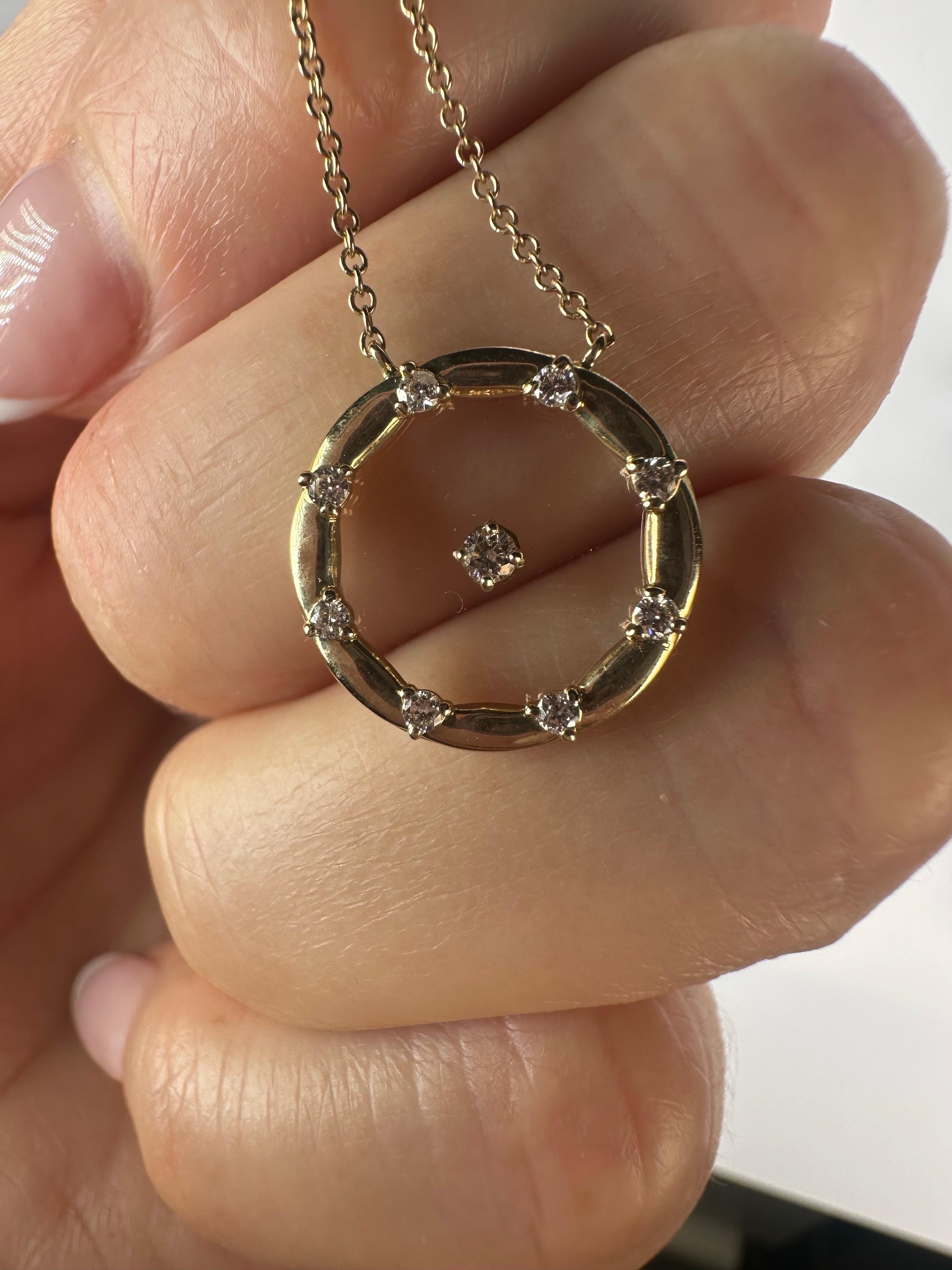 Collier pendentif en or 14 carats avec diamants flottants, cadeau de Valentin en vente 1