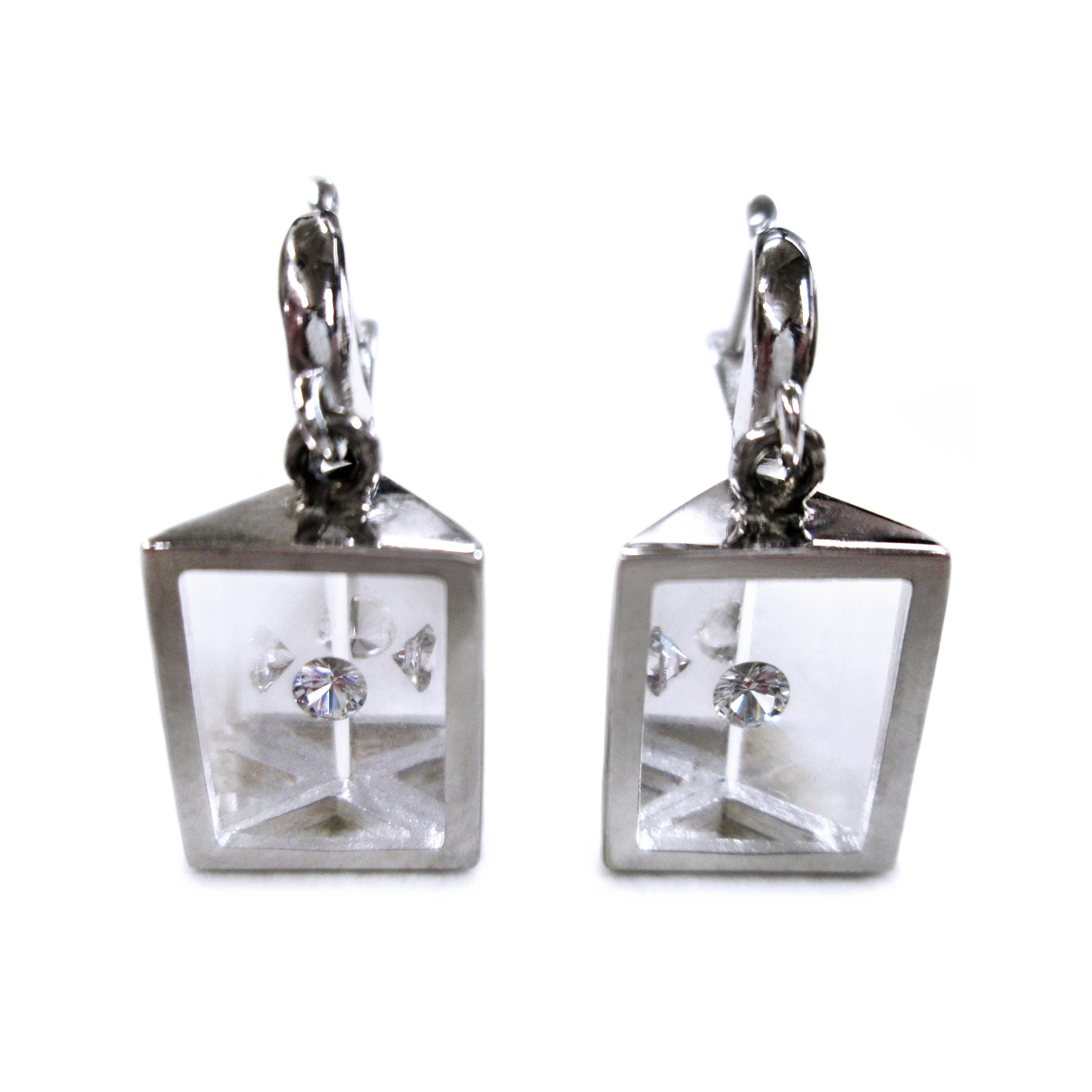 White Gold Floating Diamond Pyramid Earrings In New Condition For Sale In Palm Desert, CA