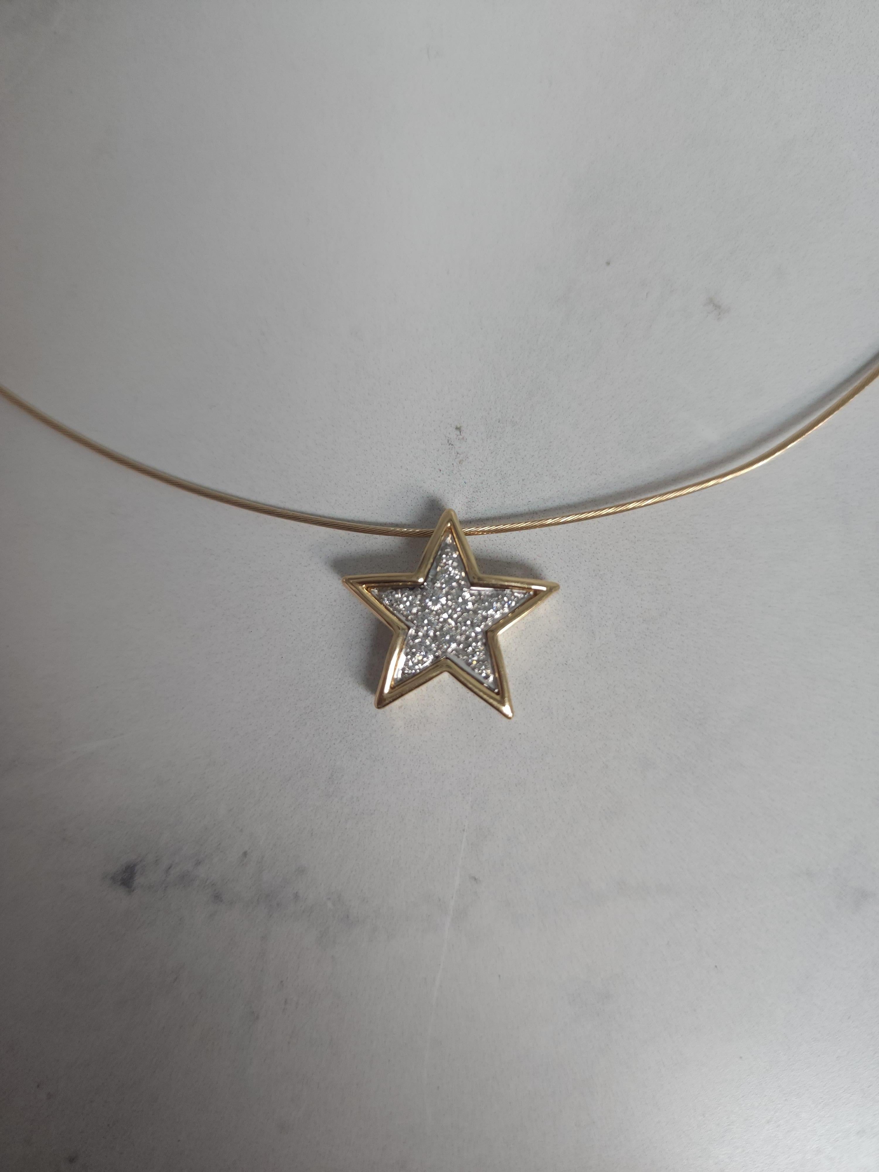 Floating Diamond Star Shaped Necklace 14k Yellow Gold In New Condition For Sale In Sugar Land, TX
