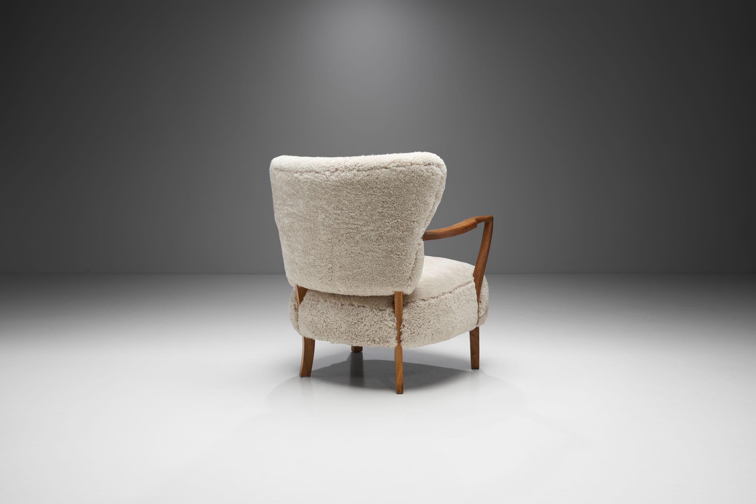Mid-Century Modern Floating Easy Chair in Sheepskin by Otto Schulz (attr.), Sweden 1940s For Sale