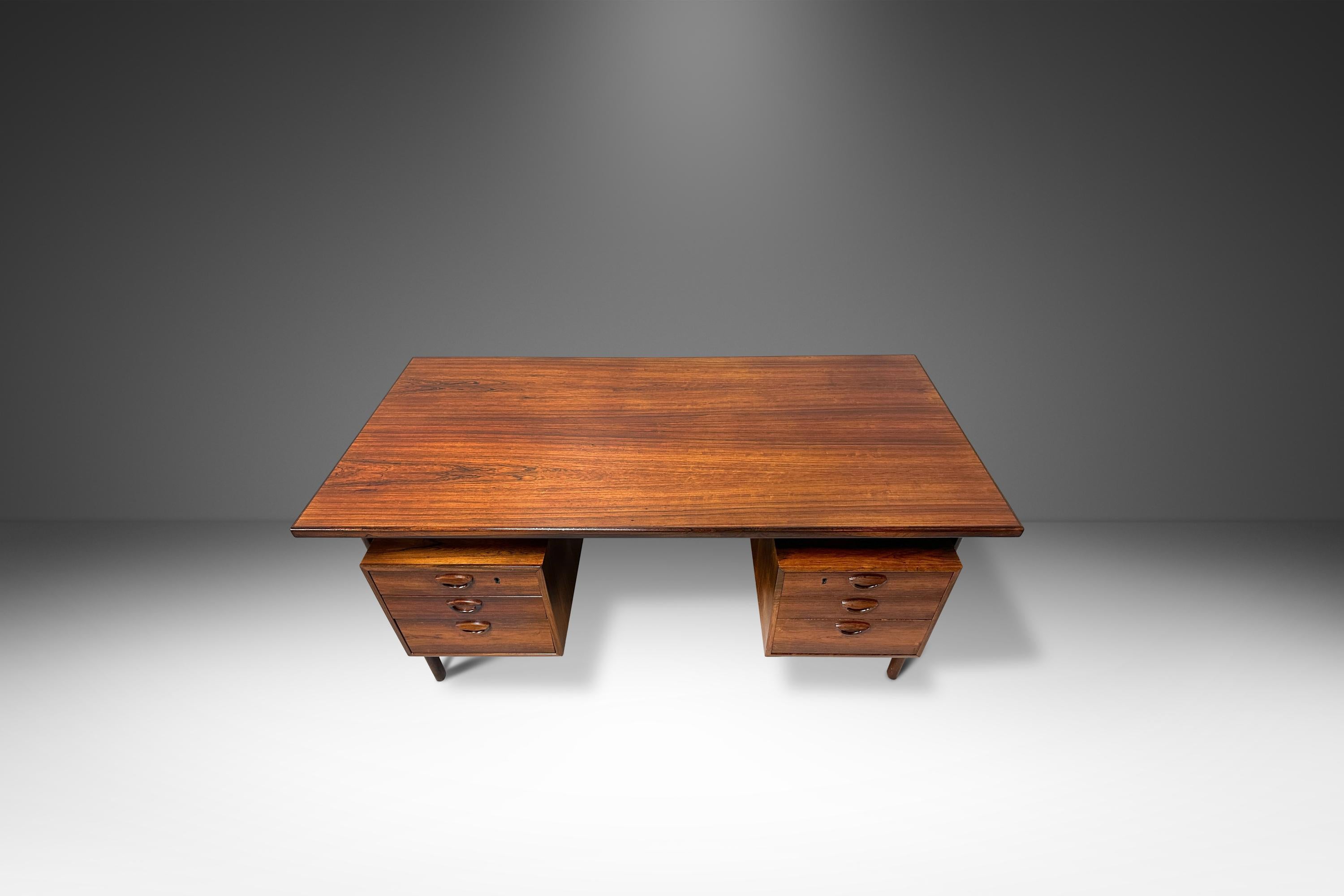 Floating Executive Desk, Kai Kristiansen, Feldballes Mobelfabrik, Denmar, 1960's In Good Condition In Deland, FL