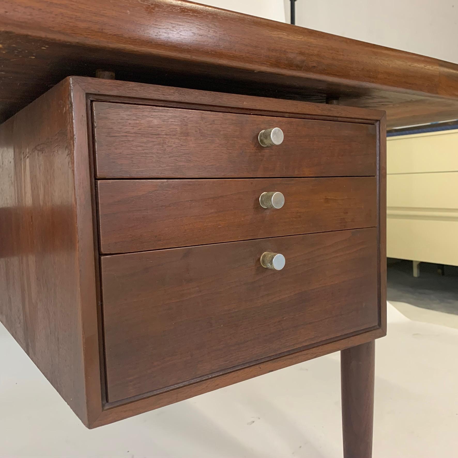 Floating Executive Walnut Desk w Leather Top & Steel Detail by Lehigh In Good Condition In Hudson, NY
