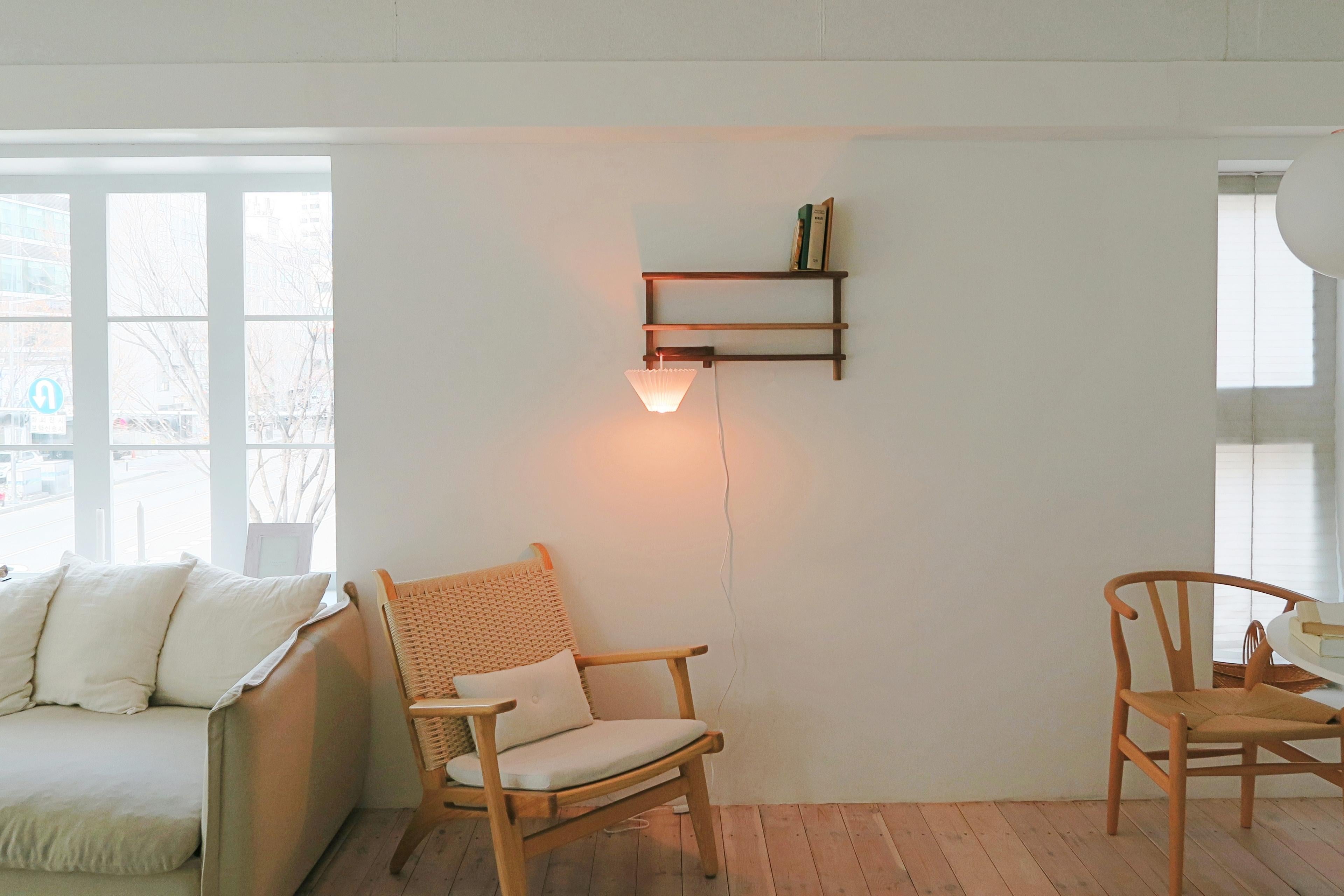 Floating Lamp and Shelf  Type-2 by Lee Hojun In New Condition For Sale In Seodaemun-gu, SO