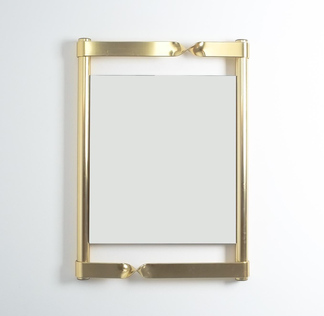 Mid-Century Modern Luciano Frigerio Midcentury Brass Mirror with Twisted Frame, Italy, circa 1970 For Sale