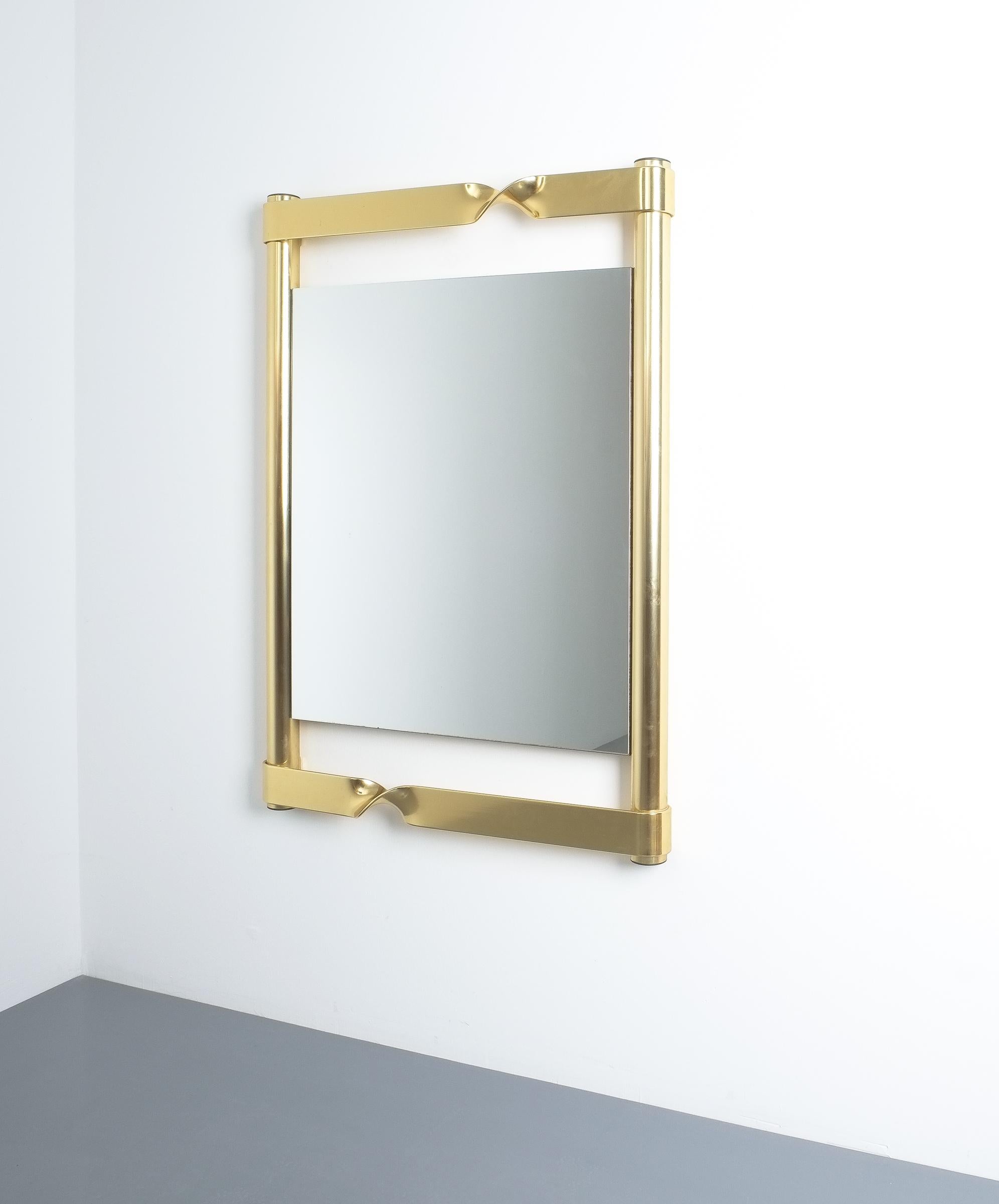 Luciano Frigerio Midcentury Brass Mirror with Twisted Frame, Italy, circa 1970 For Sale 2