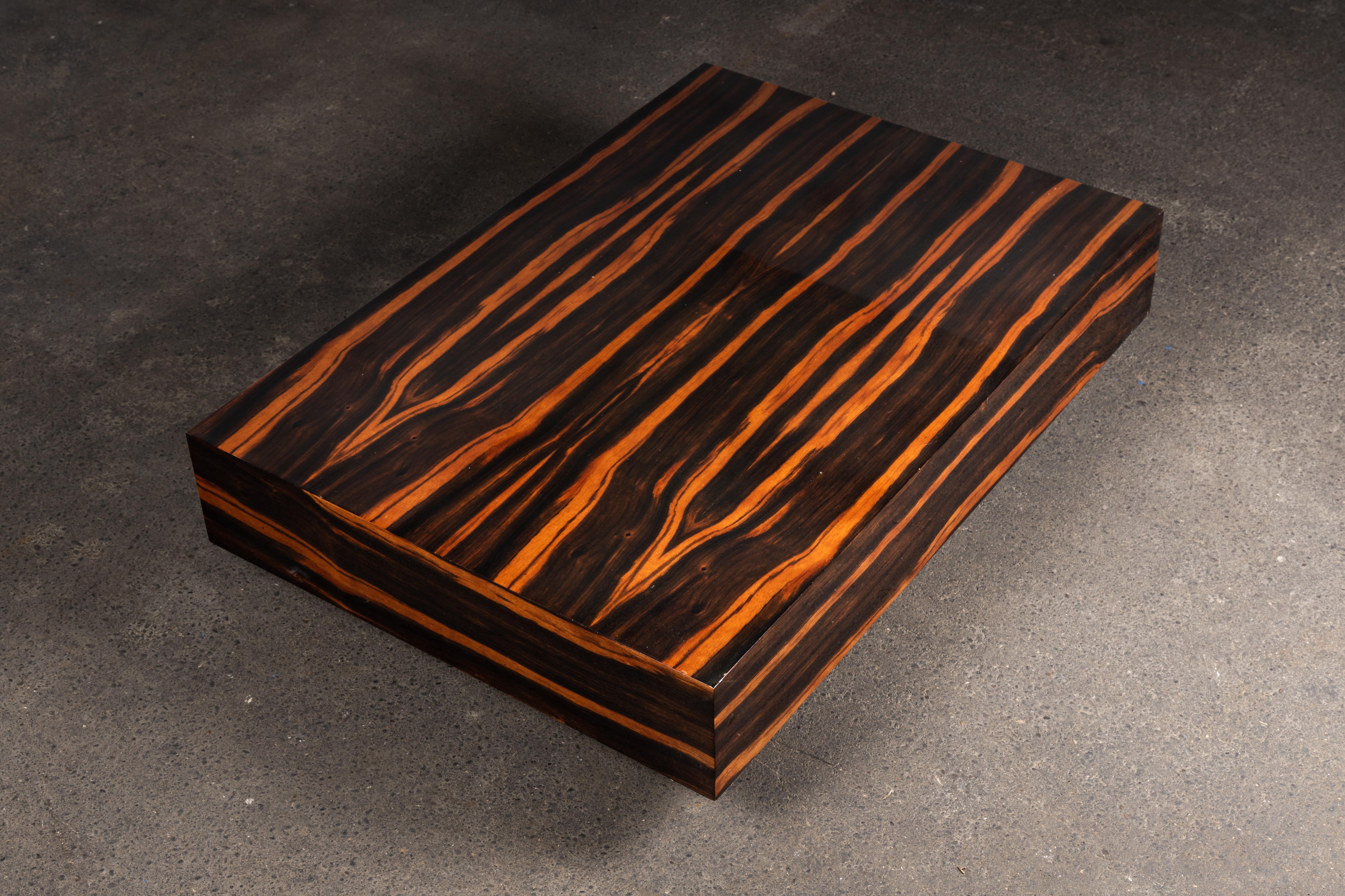 Floating Mid-Century Modern Macassar Ebony Coffee Table In Good Condition In Grand Cayman, KY