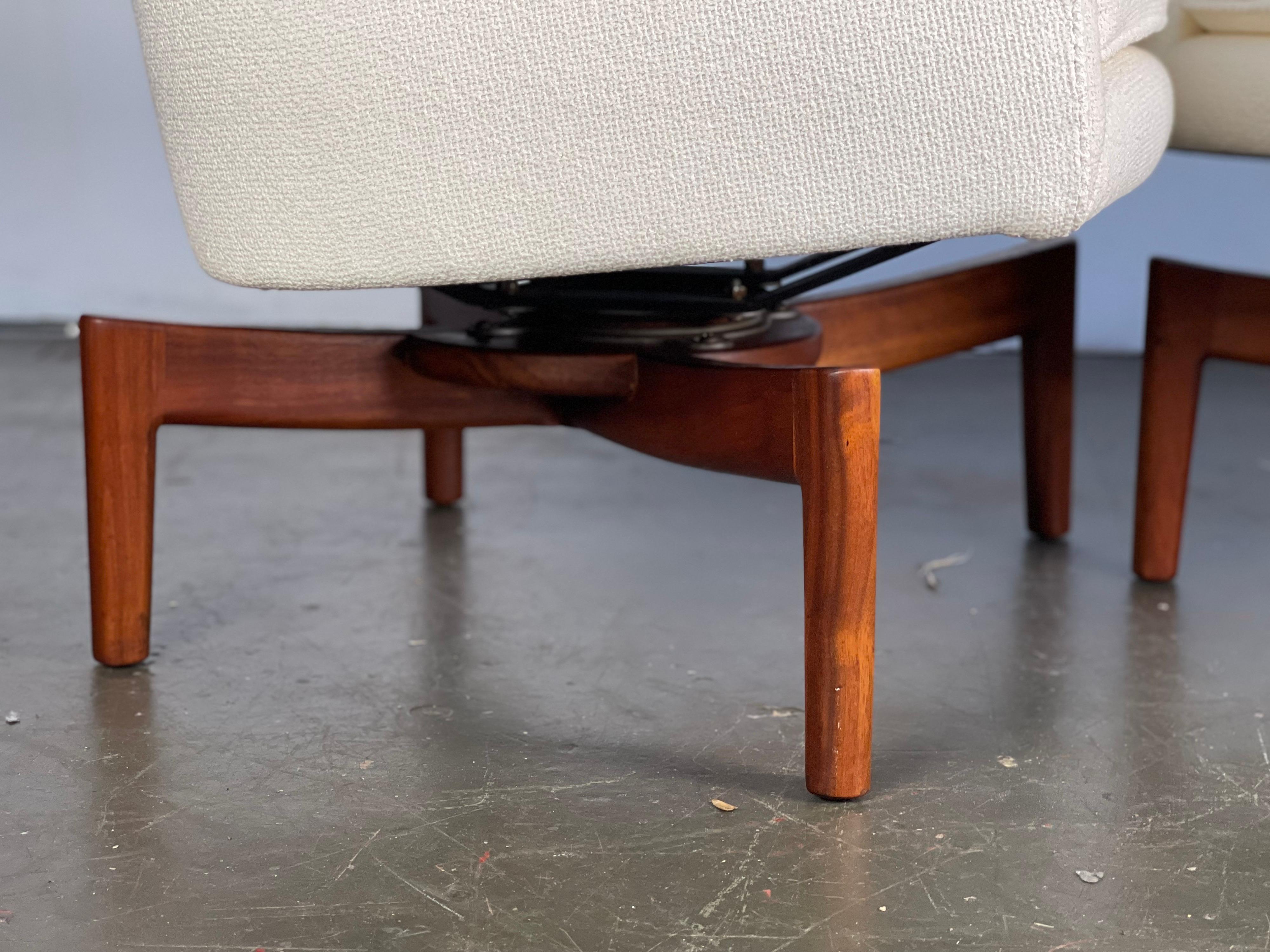 Floating Mid-Century Modern Swivel Lounge Barrel Chairs by Jens Risom 6