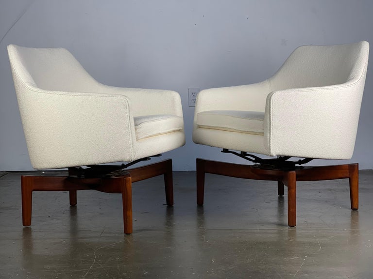 Floating Mid-Century Modern Swivel Lounge Barrel Chairs by Jens Risom 7