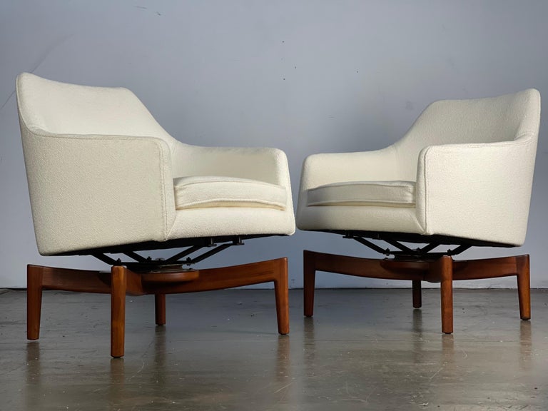 American Floating Mid-Century Modern Swivel Lounge Barrel Chairs by Jens Risom