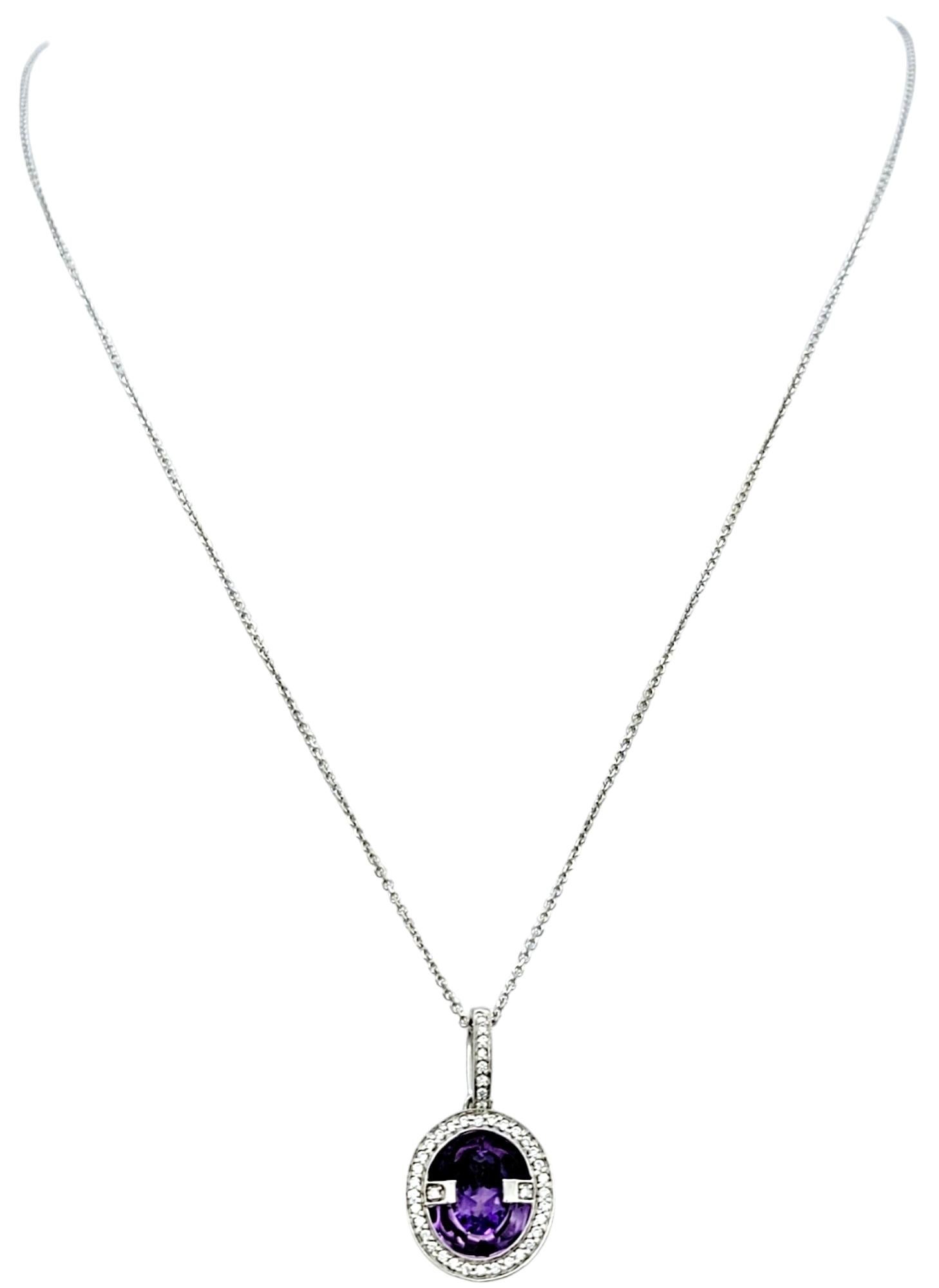 Contemporaneo Collana con ciondolo ovale fluttuante di ametista e diamanti in oro bianco 14 carati in vendita