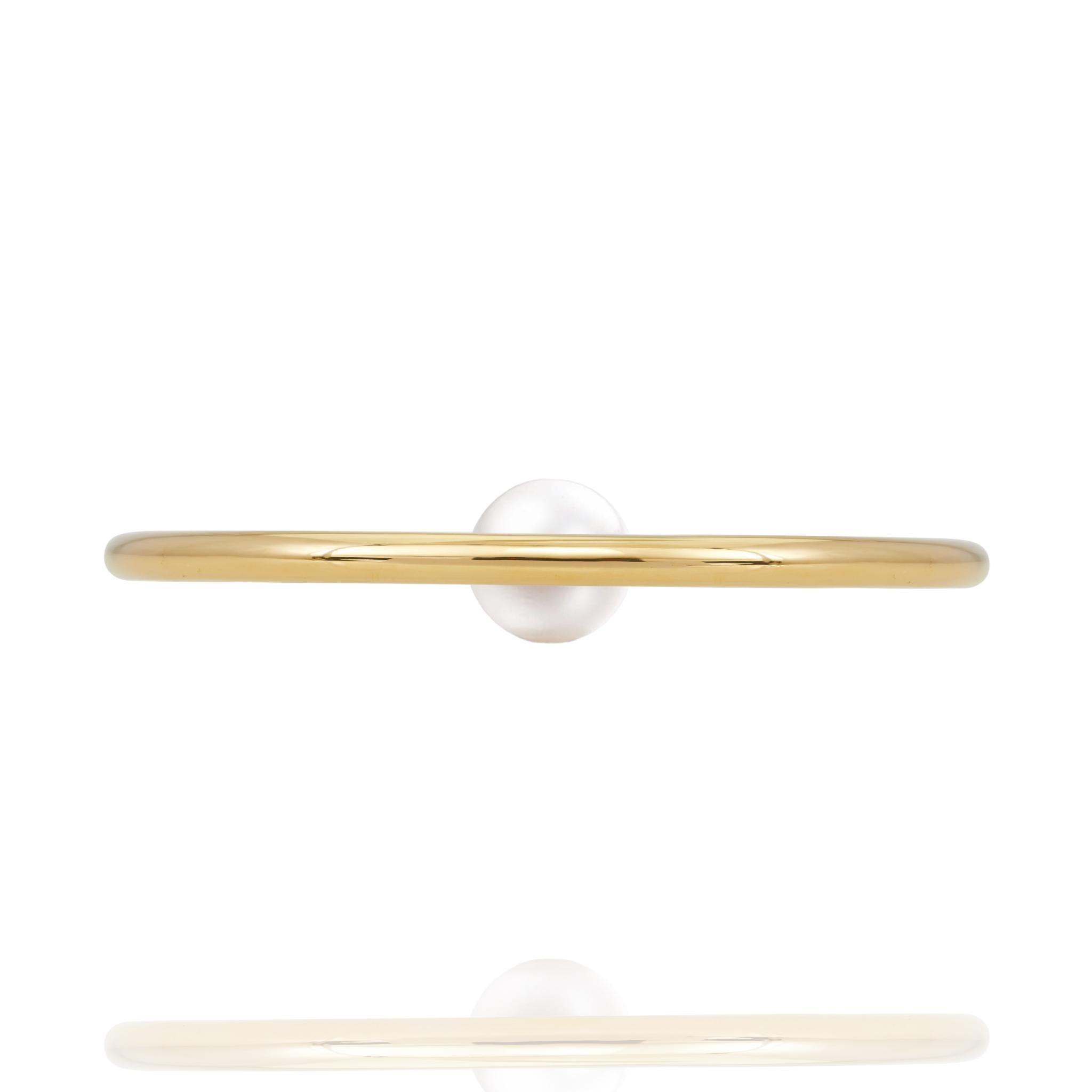 Moderne Bracelet manchette surréaliste en or 14 carats avec perles flottantes en vente