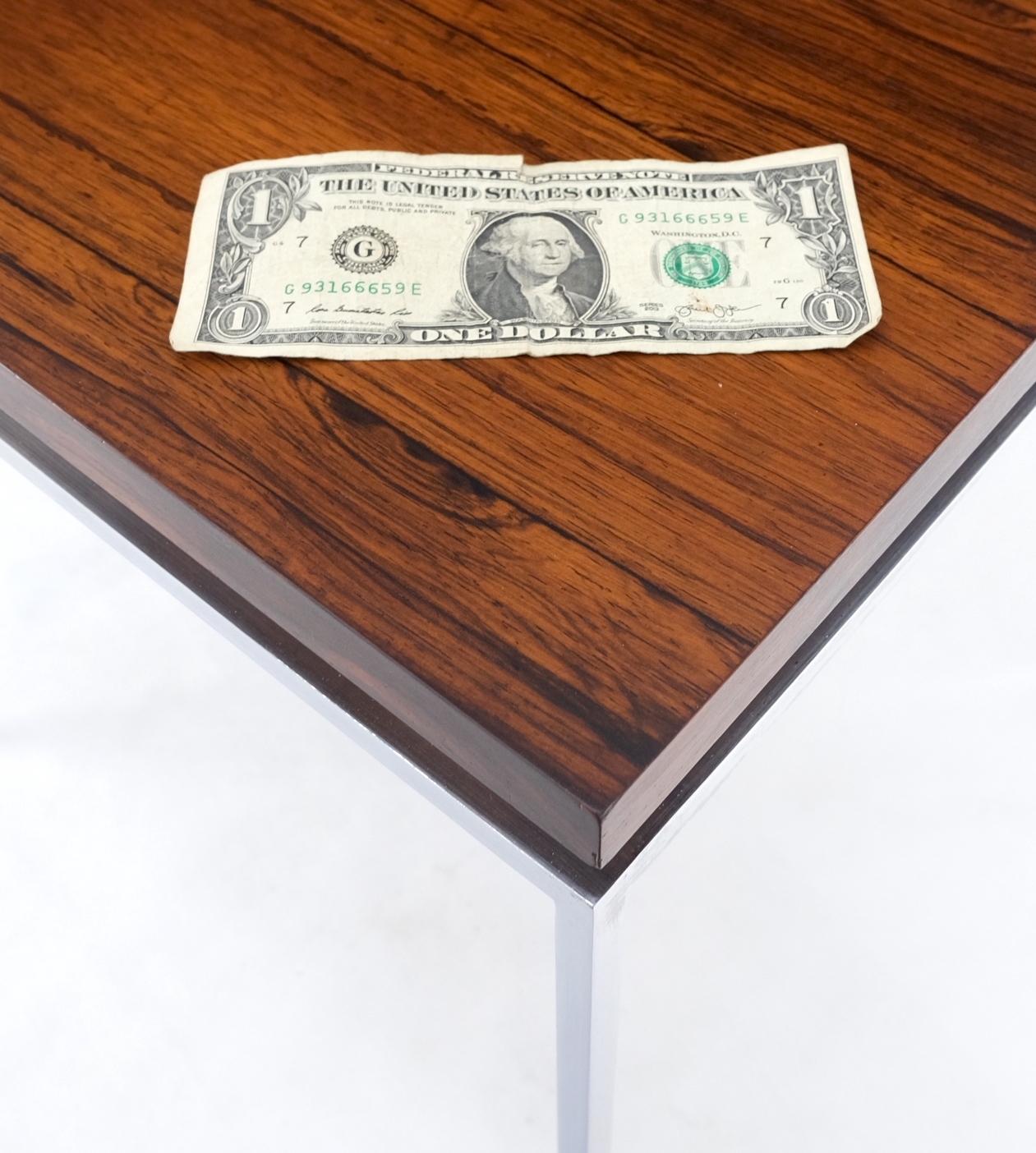 Table basse flottante carrée d'appoint Mint à plateau en bois de rose et base chromée en acier inoxydable en vente 4