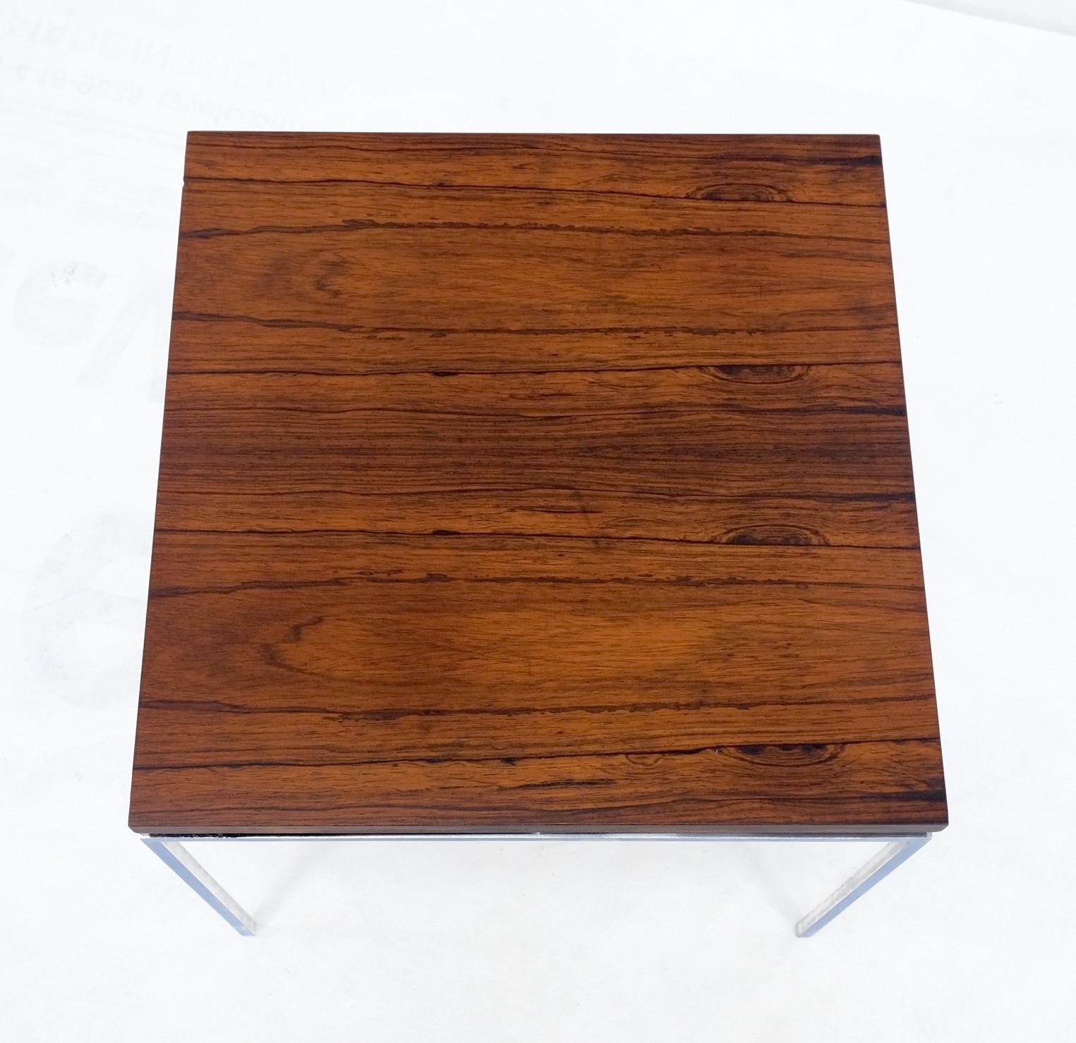 Américain Table basse flottante carrée d'appoint Mint à plateau en bois de rose et base chromée en acier inoxydable en vente