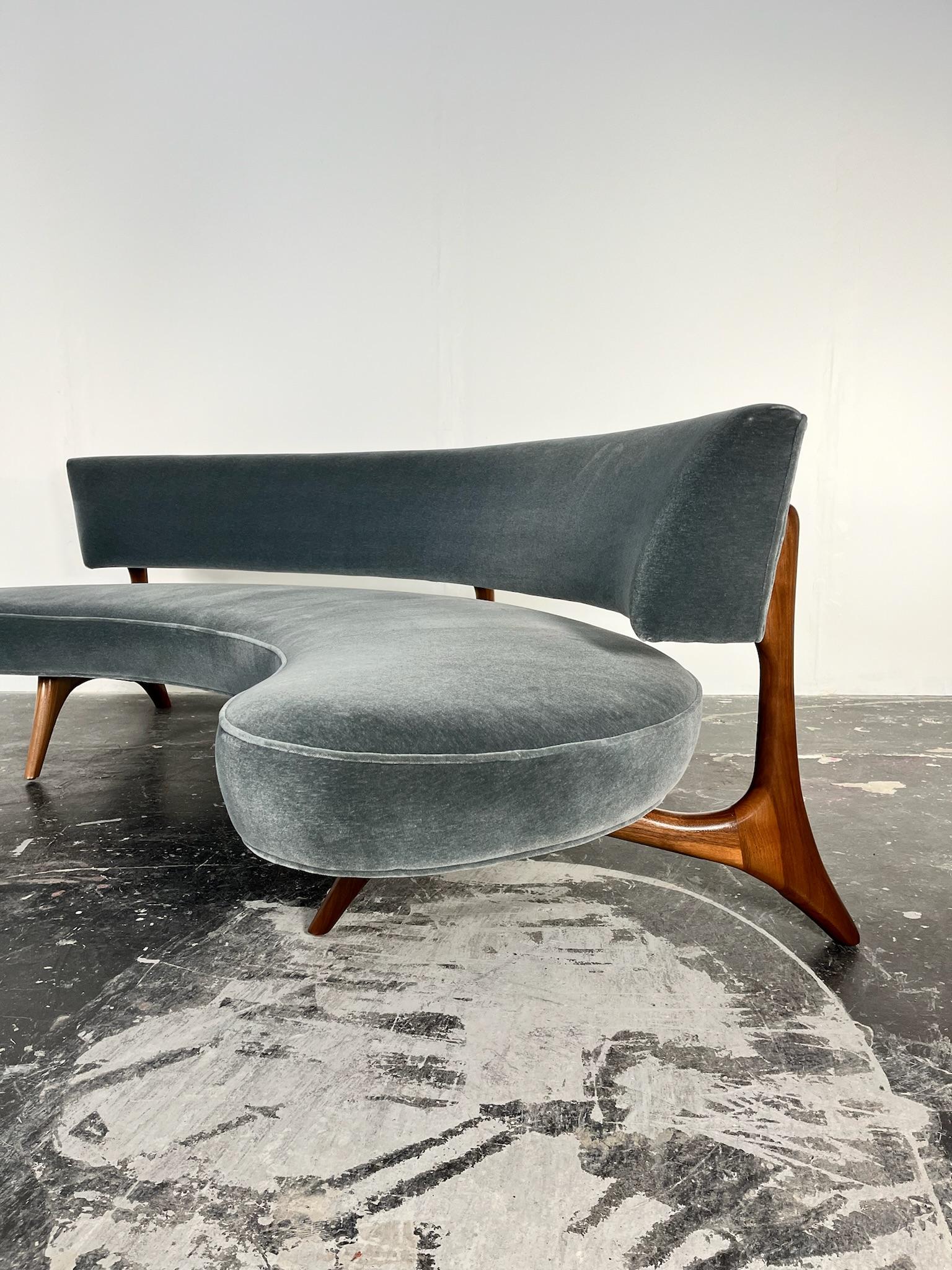 Contemporary Floating Seat and Back Sofa in Mohair by Vladimir Kagan For Sale