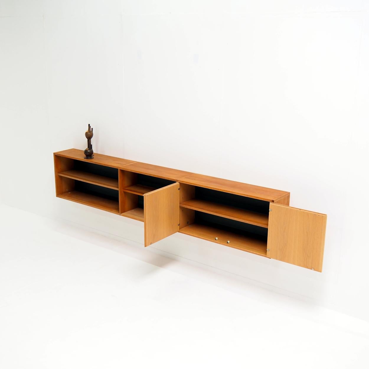 Olandese Credenza galleggiante disegnata da Cees Braakman per Pastoe in vendita