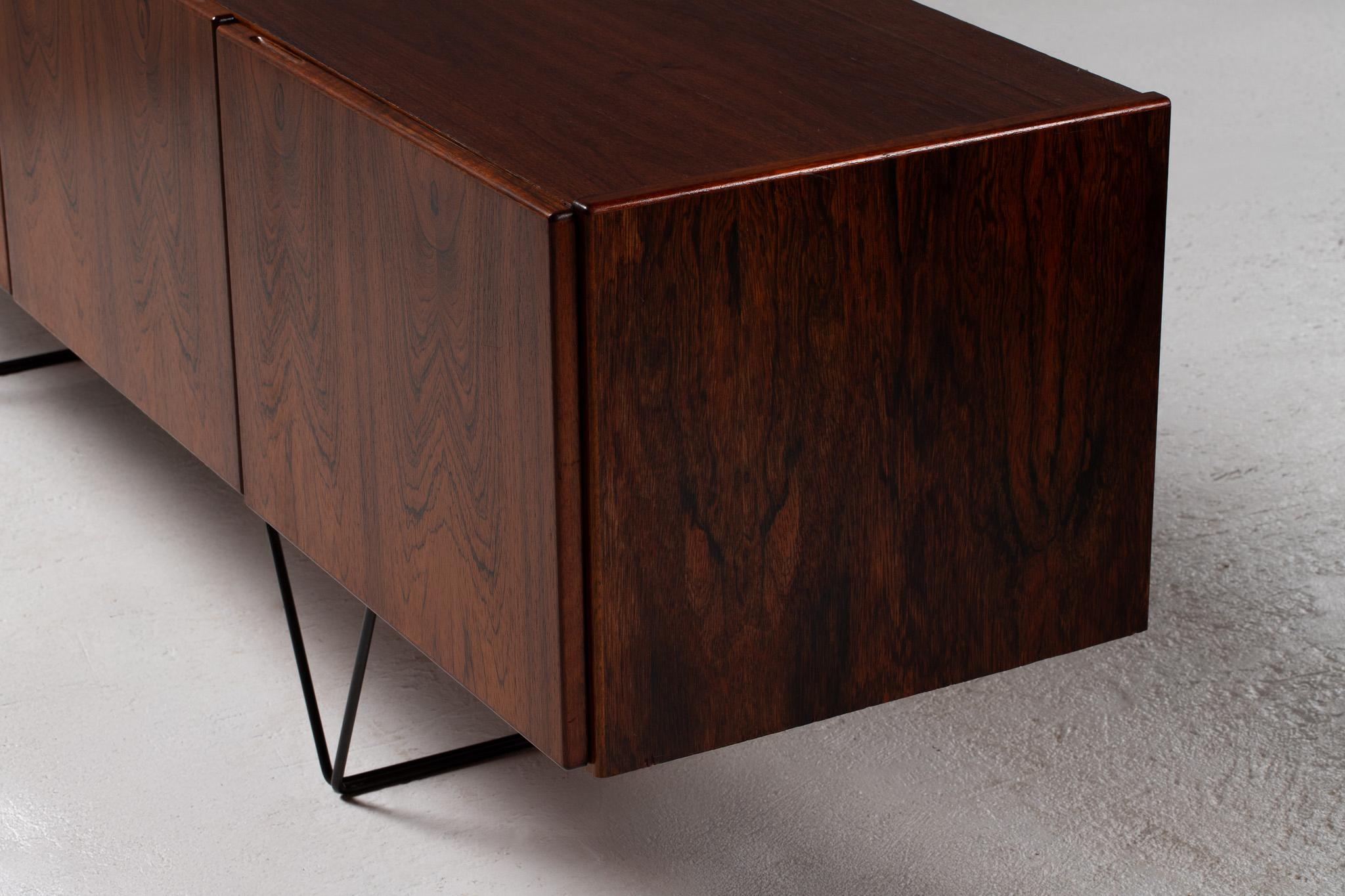Floating Sideboard in Cocobolo Palissander and Iron, Italy, 1960s For Sale 1