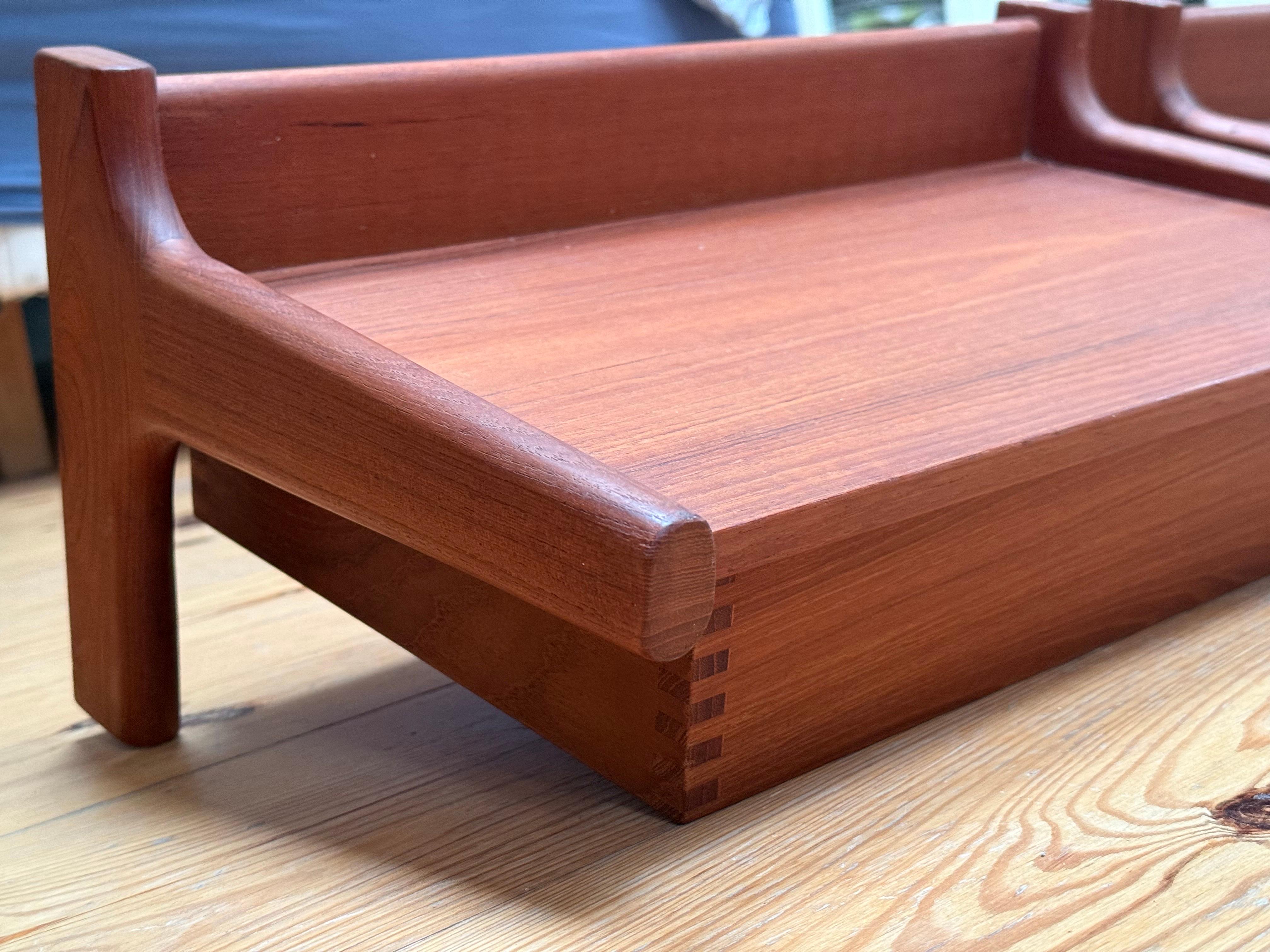 Tables de nuit flottantes en teck des années 1960 par Kai Kristiansen Bon état - En vente à Copenhagen, DK