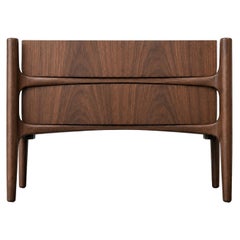 Nachttisch „Floatline“ in der Sonderausführung „Walnut“ von Stamford Modern