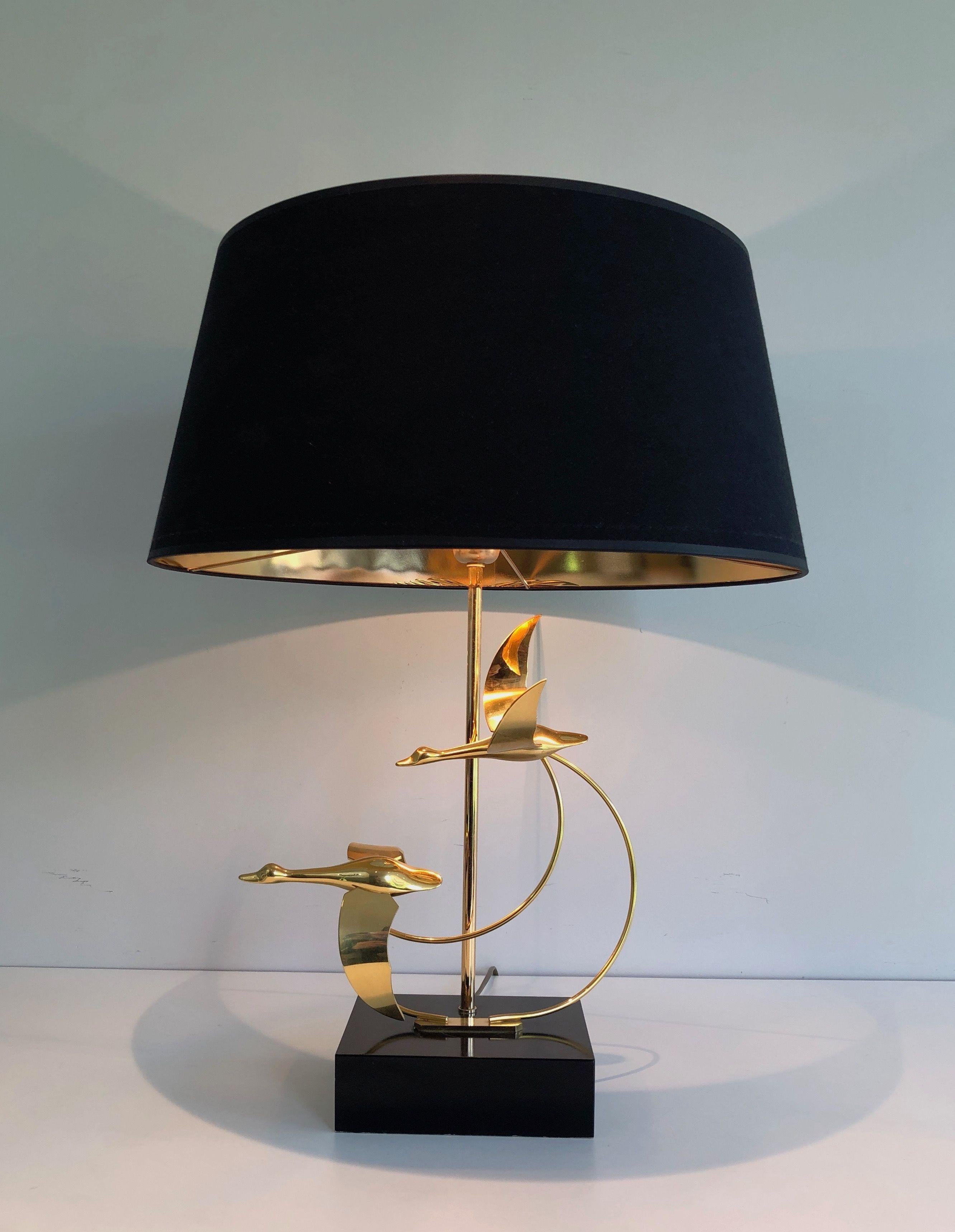 Flock of Wild Geese Brass Table Lamp In Good Condition For Sale In Marcq-en-Barœul, Hauts-de-France