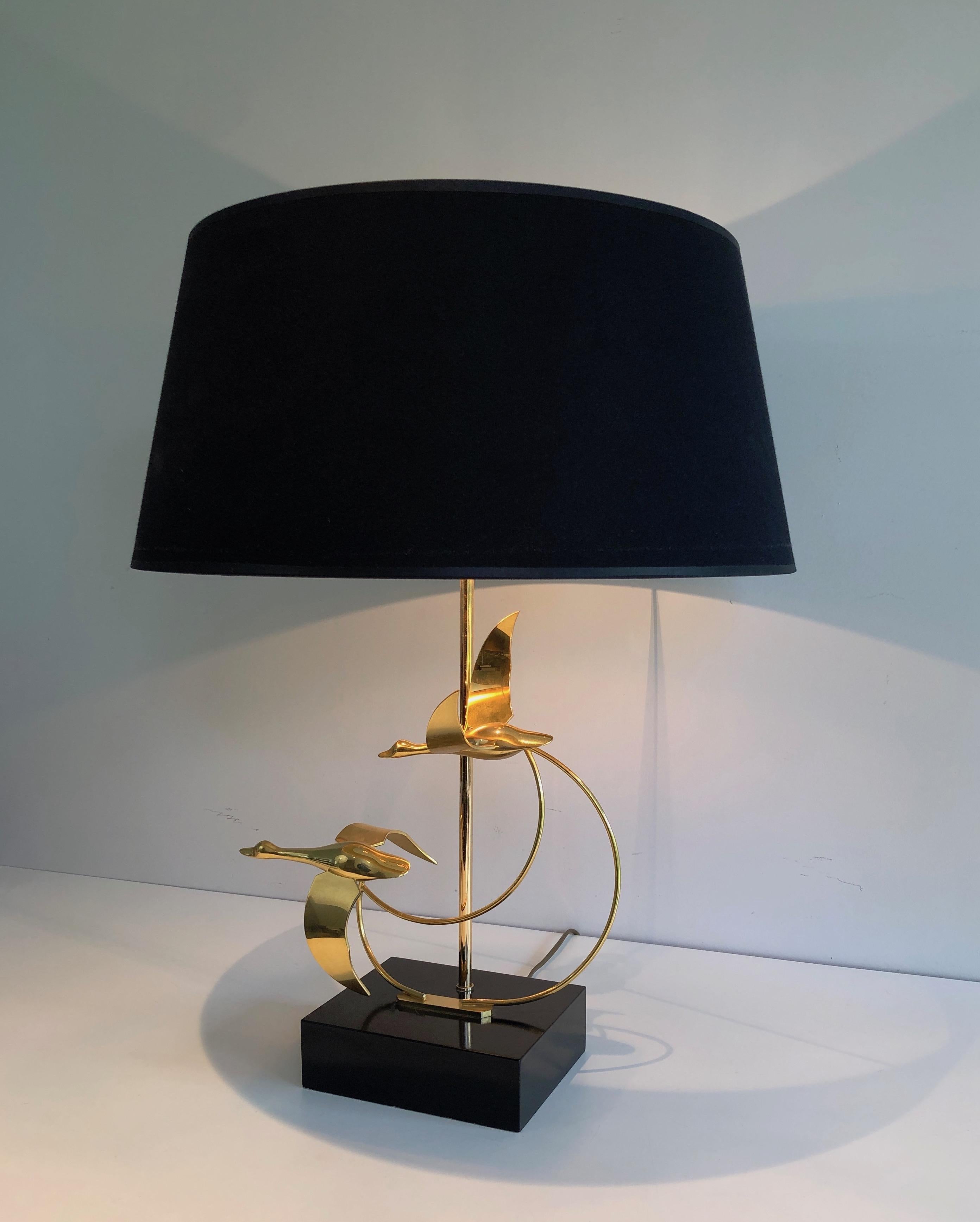 Flock of Wild Geese Brass Table Lamp, French, circa 1970 For Sale 8