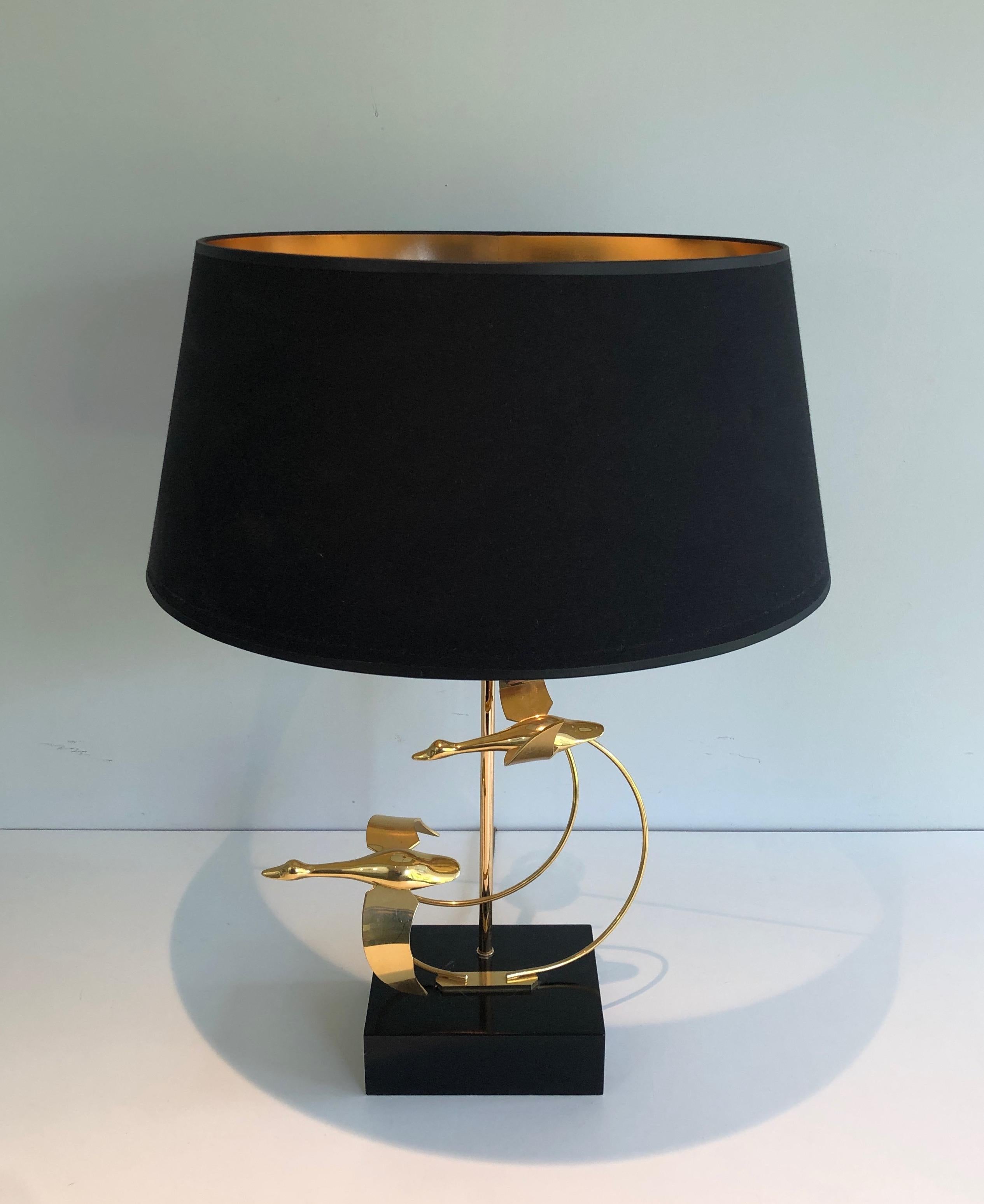 Flock of Wild Geese Brass Table Lamp, French, circa 1970 For Sale 11