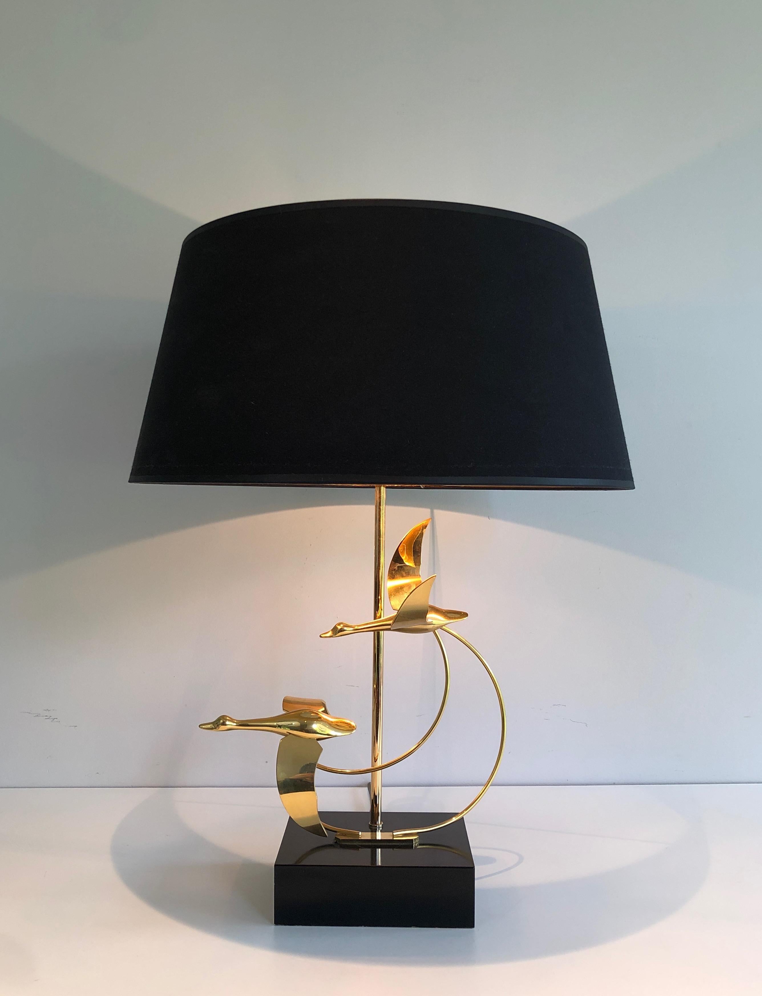 Flock of Wild Geese Brass Table Lamp, French, circa 1970 For Sale 12