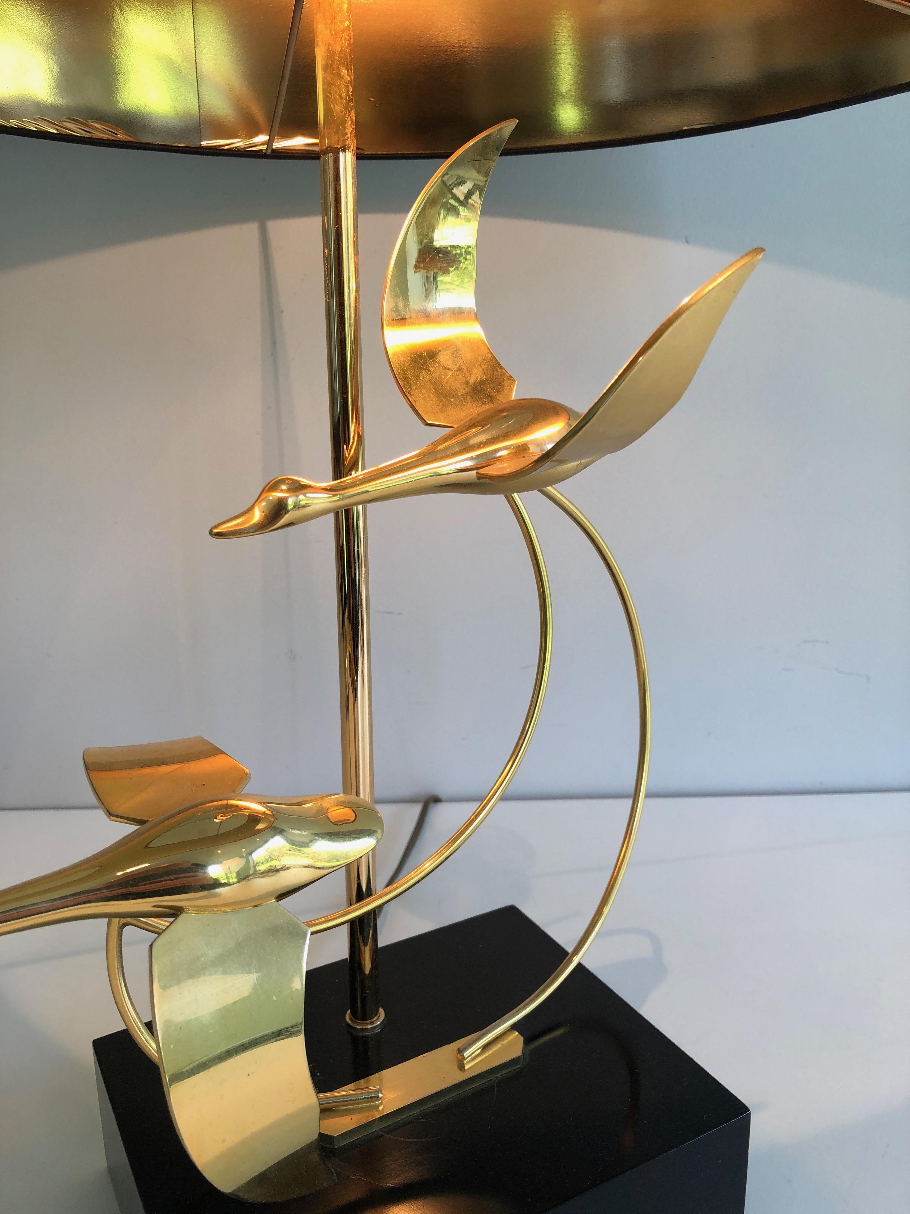 Flock of Wild Geese Brass Table Lamp, French, circa 1970 In Good Condition For Sale In Marcq-en-Barœul, Hauts-de-France
