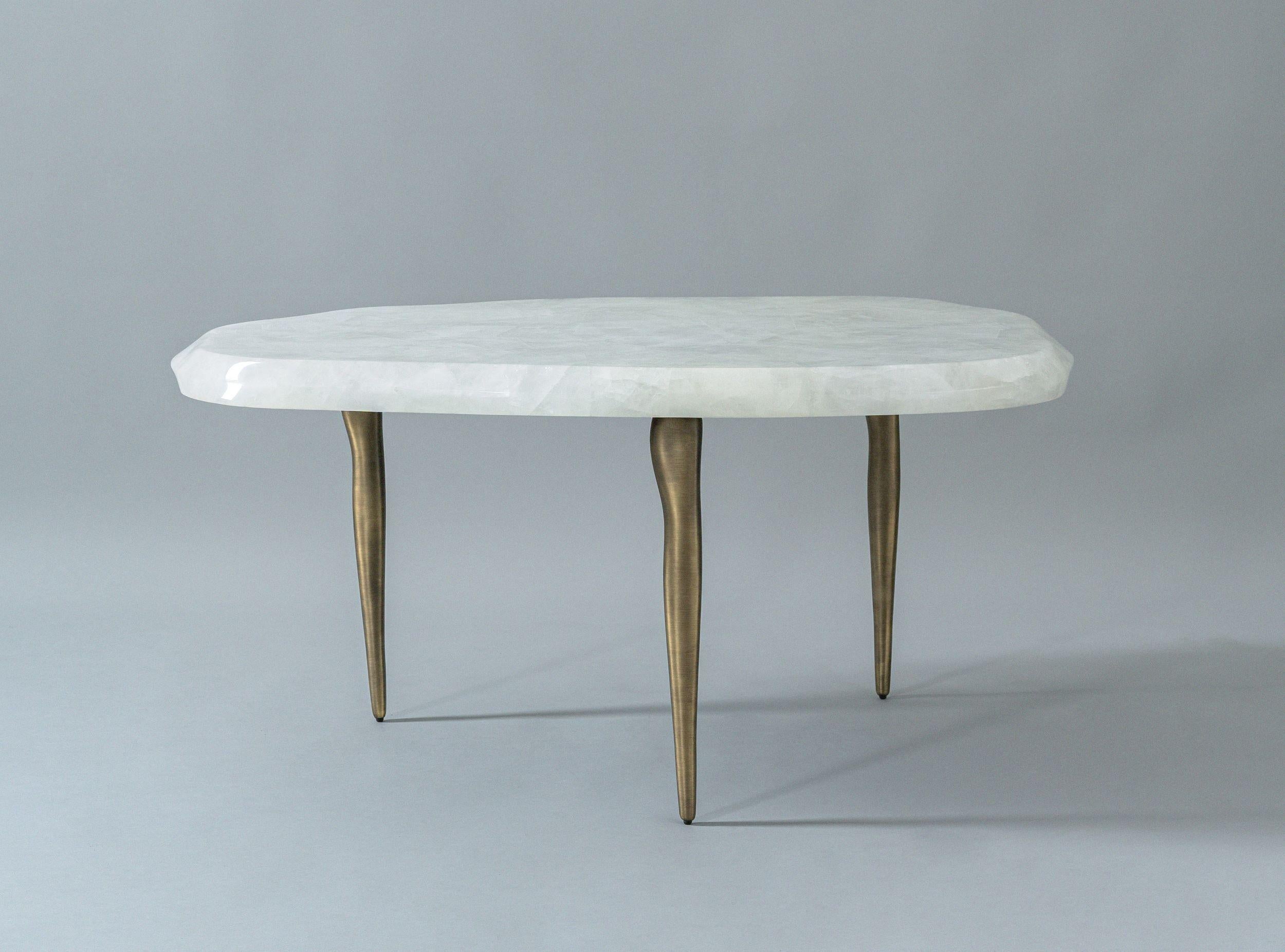 Moderne Table basse Floe III de DeMuro Das en quartz blanc et bronze massif en vente