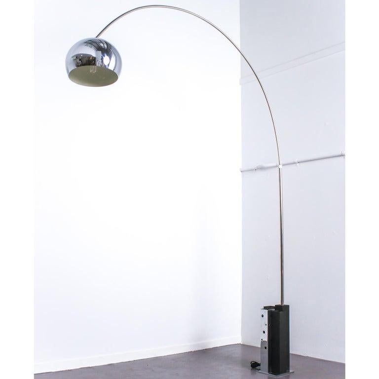 Floor Arc Lamp by Goffredo Reggiani in Chrome and Metal Base 1970 In Good Condition In Byron Bay, NSW