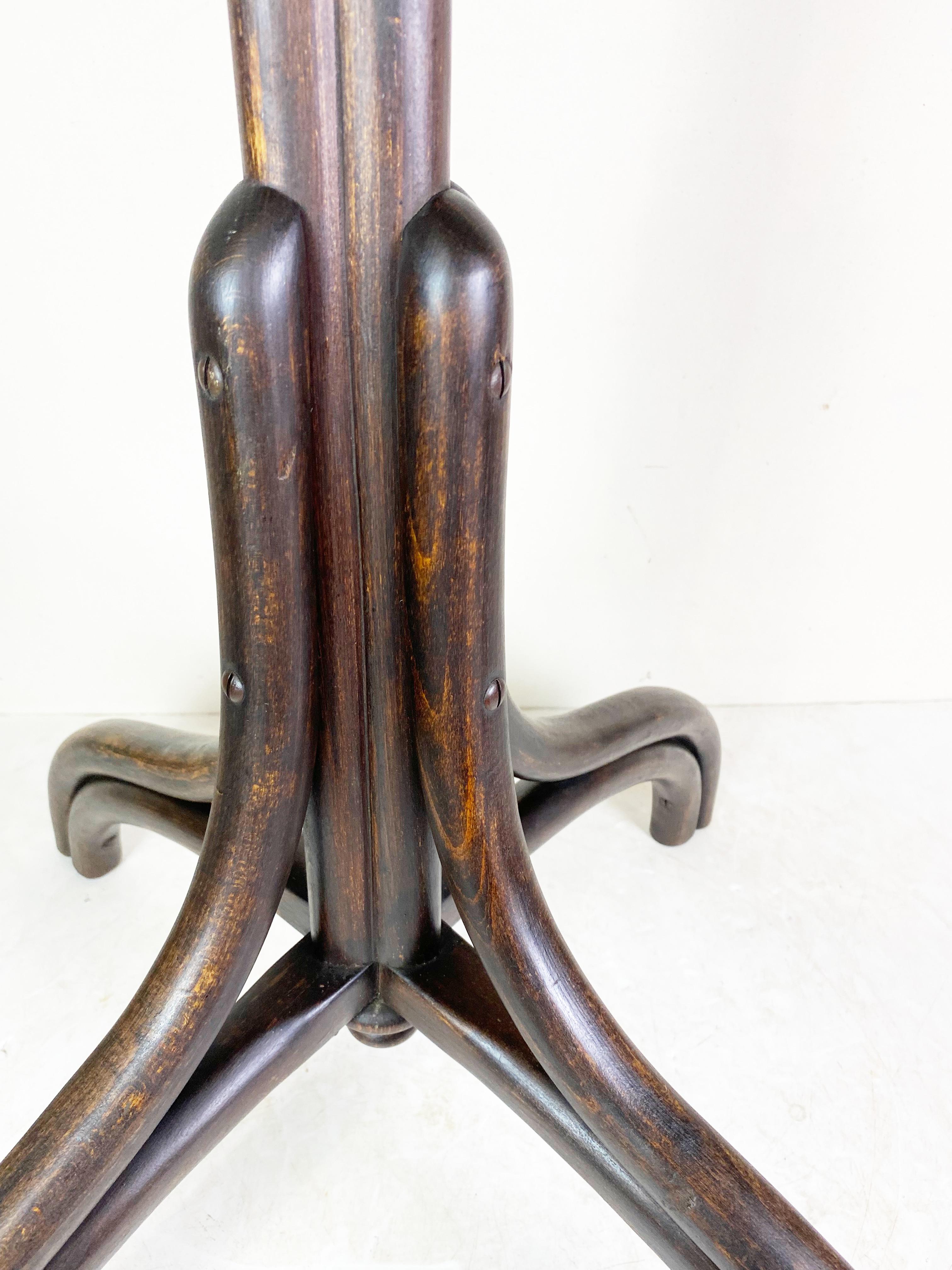 XX secolo Gancio a pavimento Thonet Nr.1 in vendita