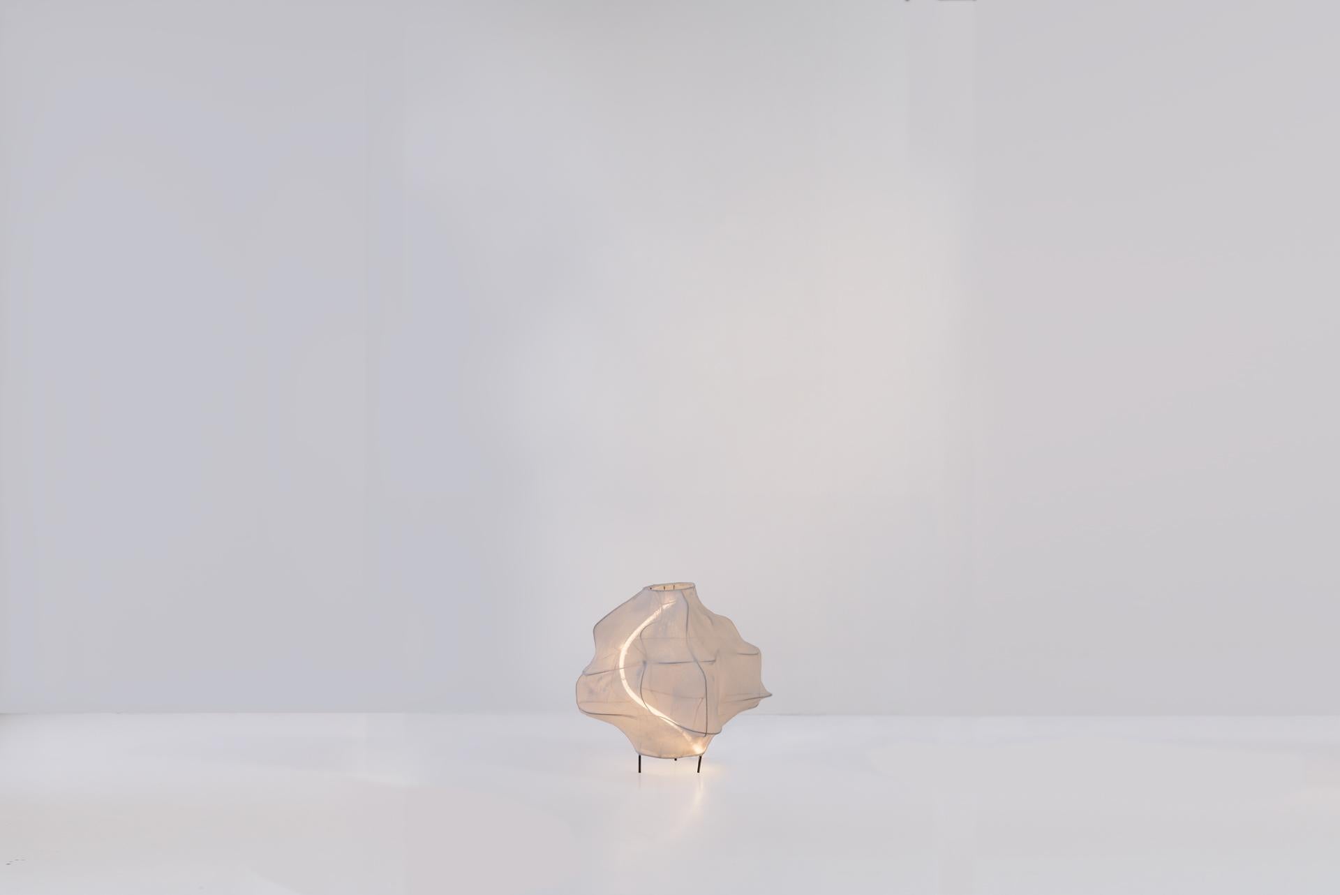XXIe siècle et contemporain Lampadaire blanc contemporain 03, Oliver & Frederik, tricot et acier, lampe LED en vente