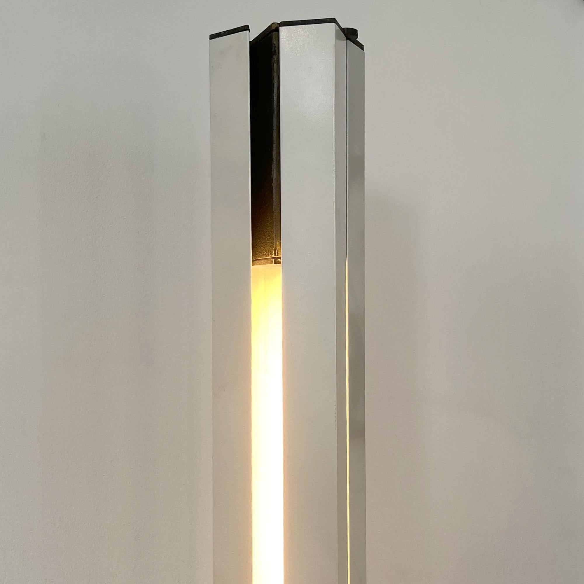Floor Lamp 14104 Moonlight by Ettore Sottsass for Arredoluce, 1971 For Sale 5