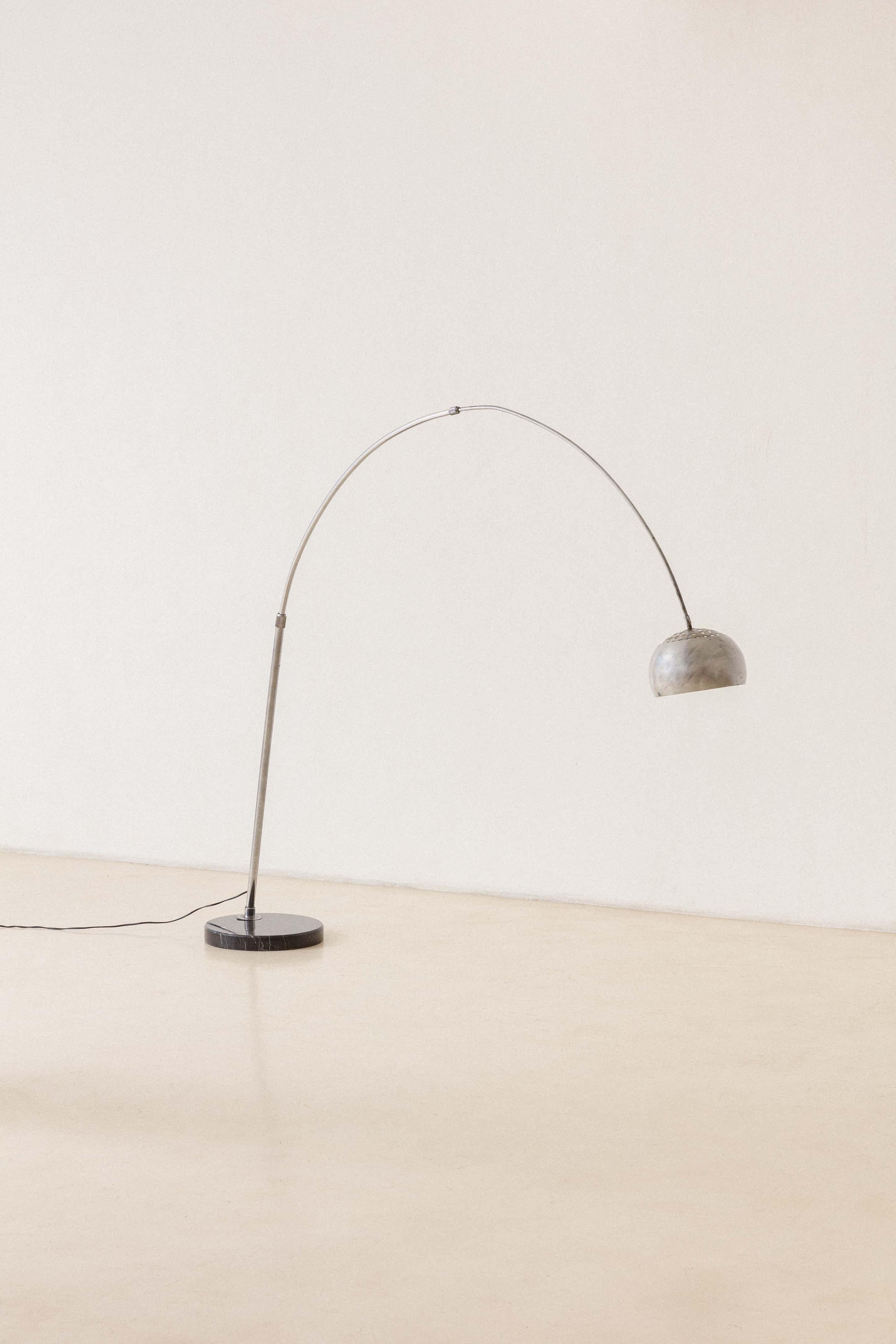 Brésilien Lampadaire des années 1960, inspiré par Achille & Pier Giacomo Castiglioni, l'emblématique Arco en vente