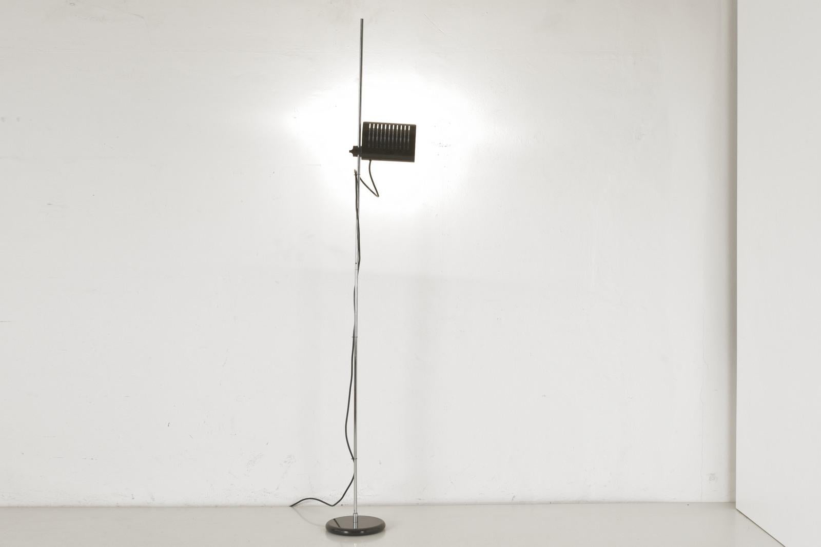 Italian Floor Lamp 626 by Joe Colombo for O-Luce, Italy - 1971 For Sale