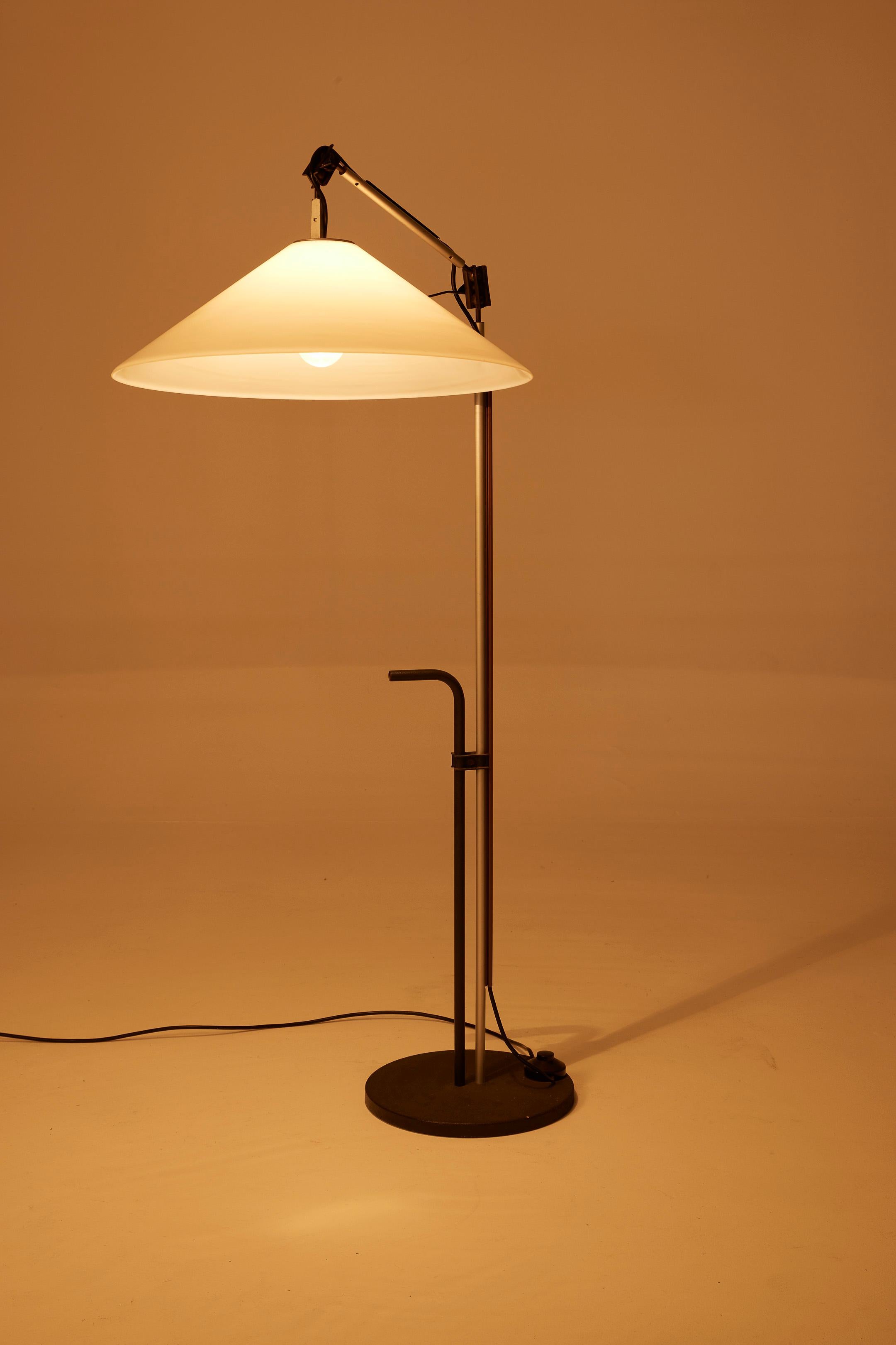 Floor lamp 