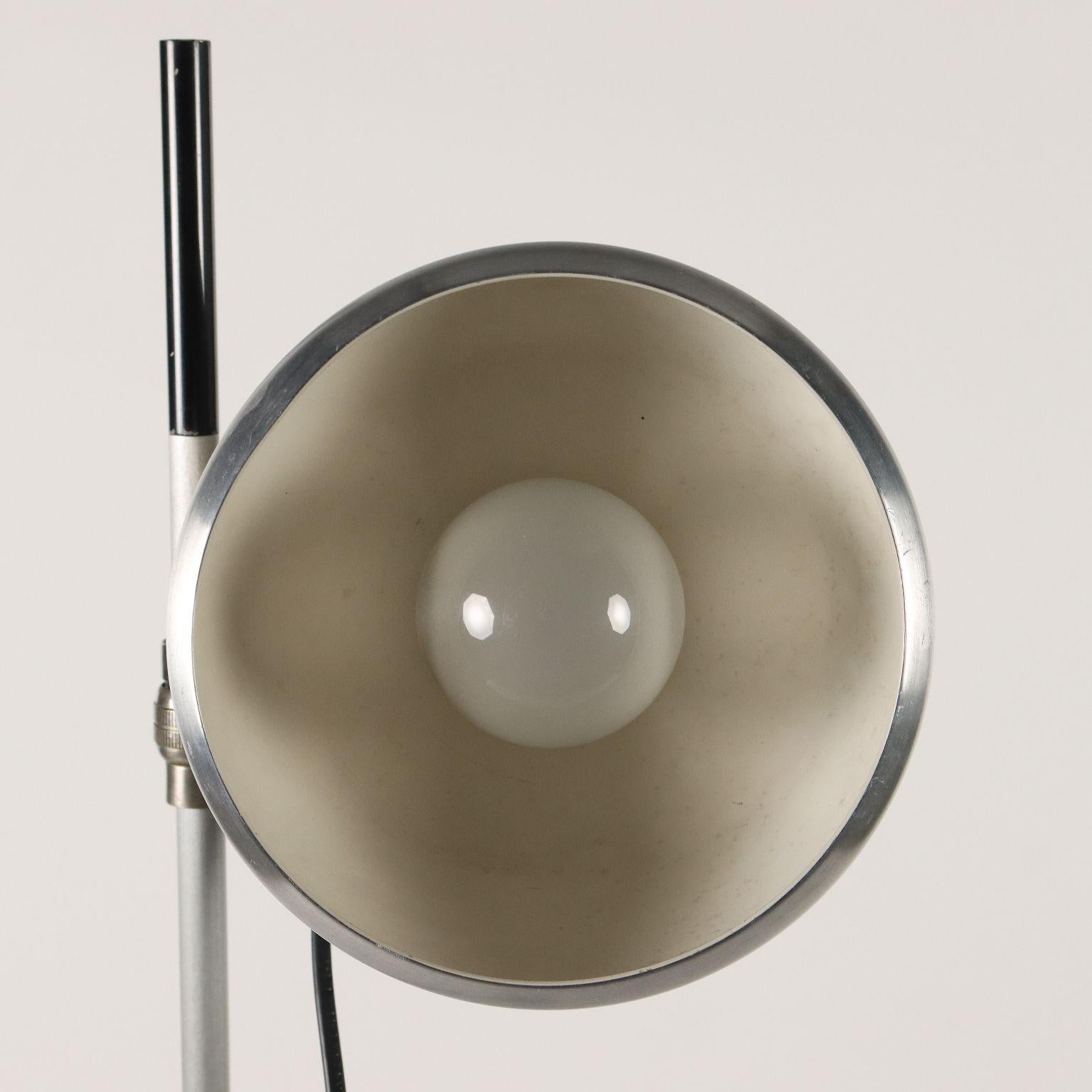 Stehlampe aus Aluminium, Italien, 1960er Jahre im Zustand „Gut“ in Milano, IT