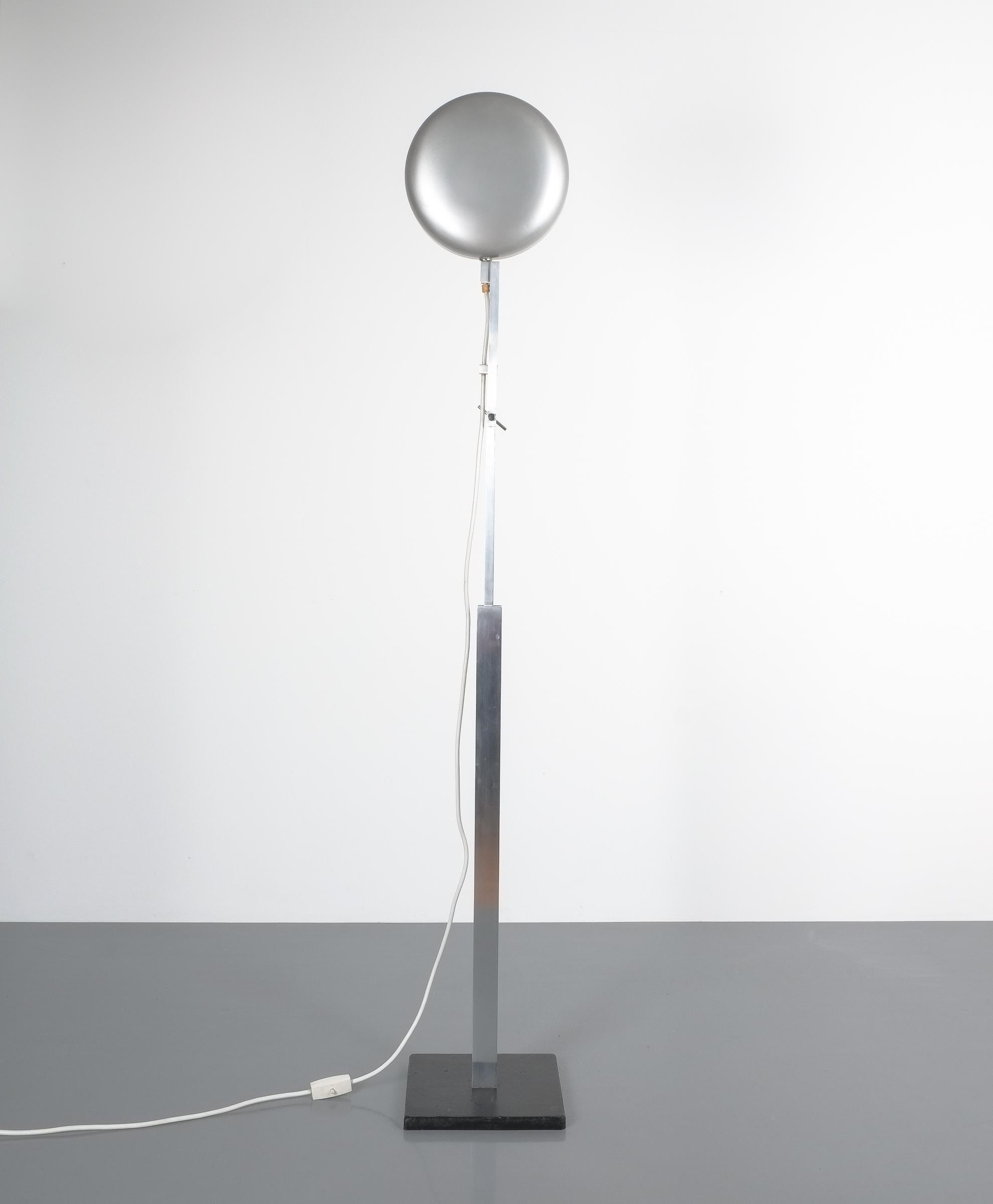 Schliephacke Floor Lamp Aluminum for Mewa, circa 1955 In Good Condition For Sale In Vienna, AT