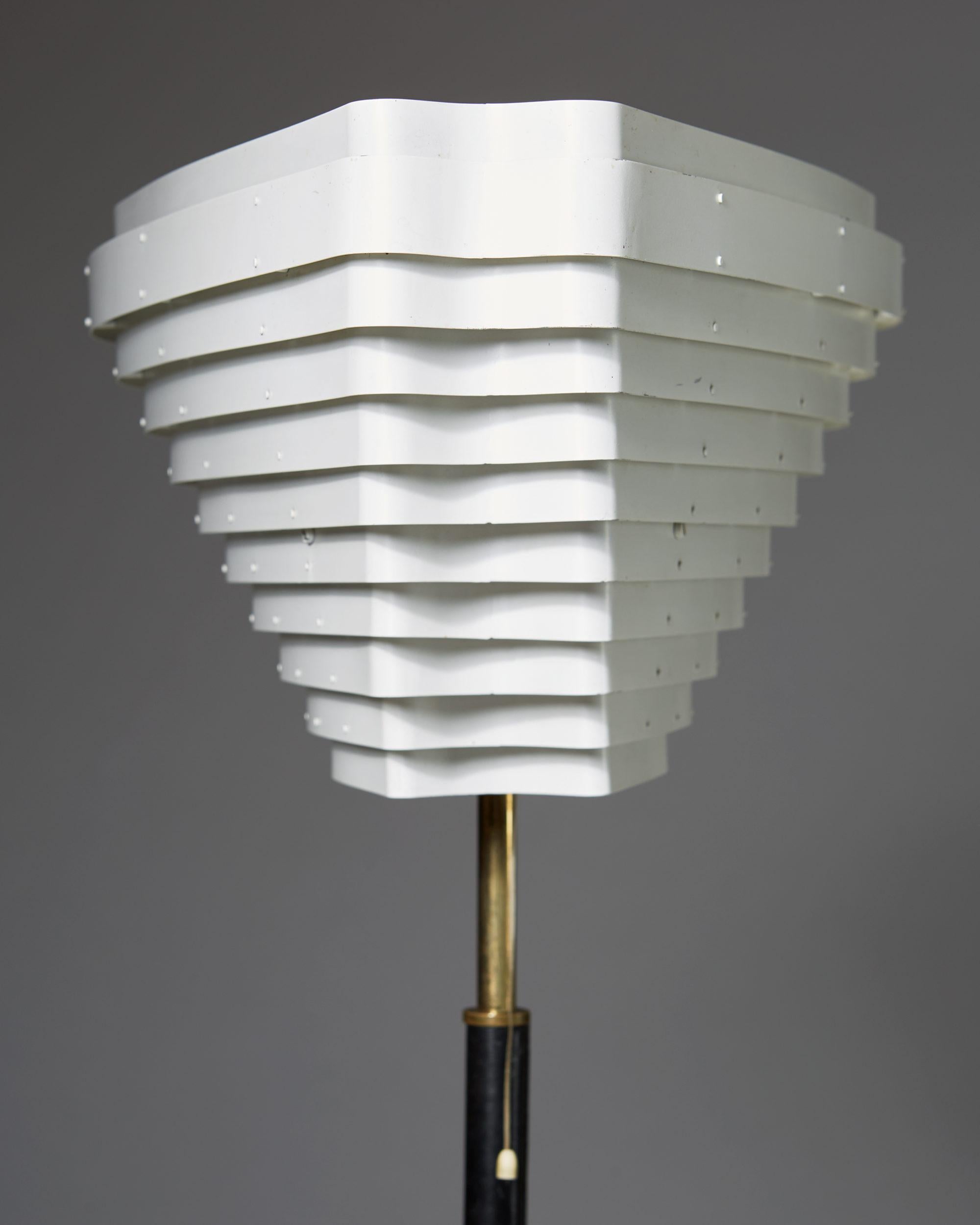 Mid-Century Modern Floor Lamp “Angel Wing” Designed by Alvar Aalto for Valaistustyö, Finland, 1950s For Sale