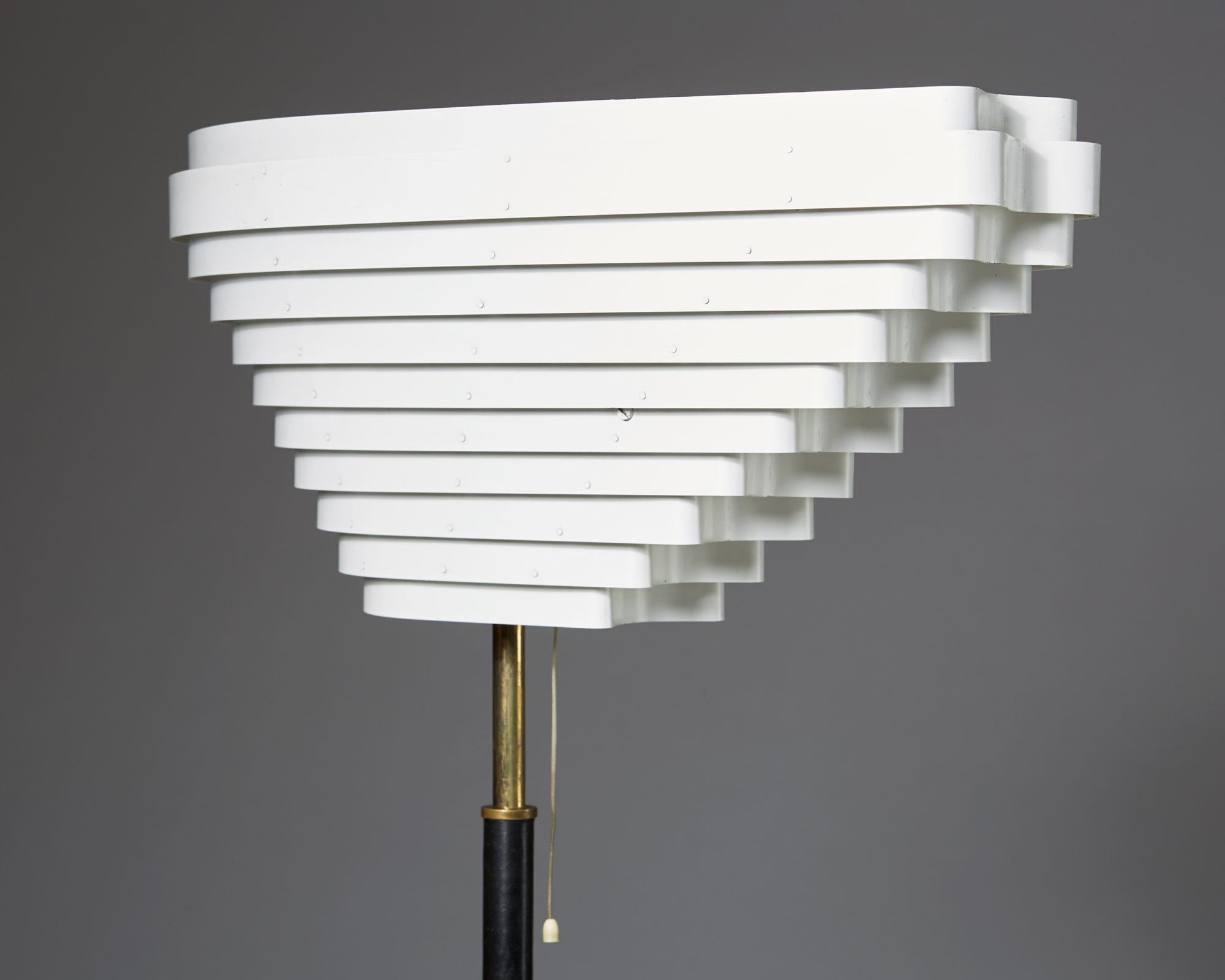 Finnish Floor Lamp “Angel Wing” Designed by Alvar Aalto for Valaistustyö, Finland, 1950s For Sale