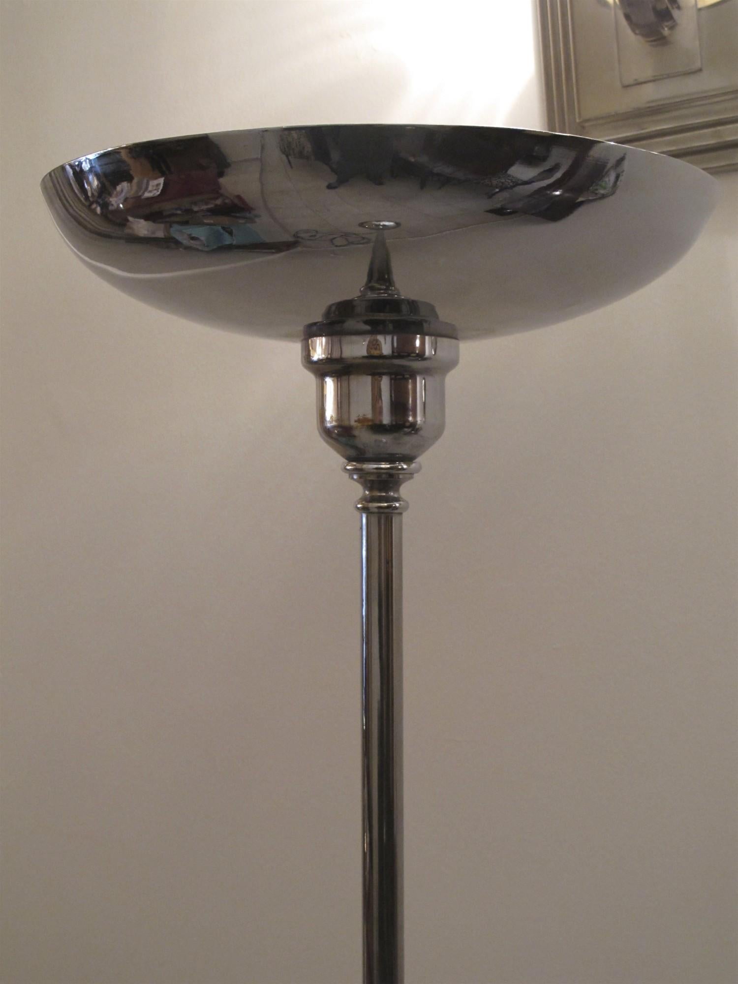 Floor lamp Art Deco

Materials: chrome
France
1930
You want to live in the golden years, those are the floor lamps that your project needs.
We have specialized in the sale of Art Deco and Art Nouveau styles since 1982.
Pushing the button that reads