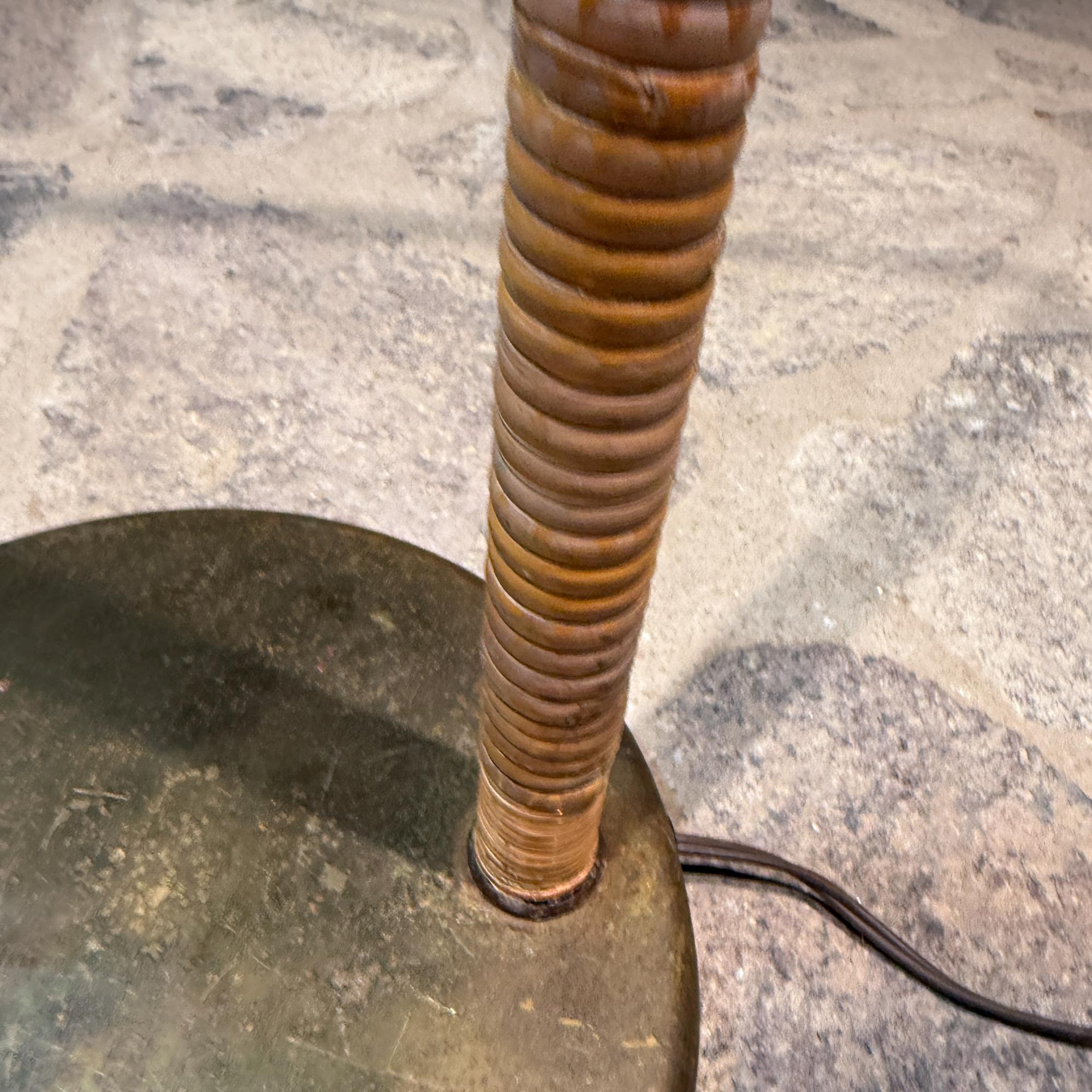 Lampadaire Coquille Articulée Canne & Laiton Milieu de Siècle Tommaso Barbi en vente 2