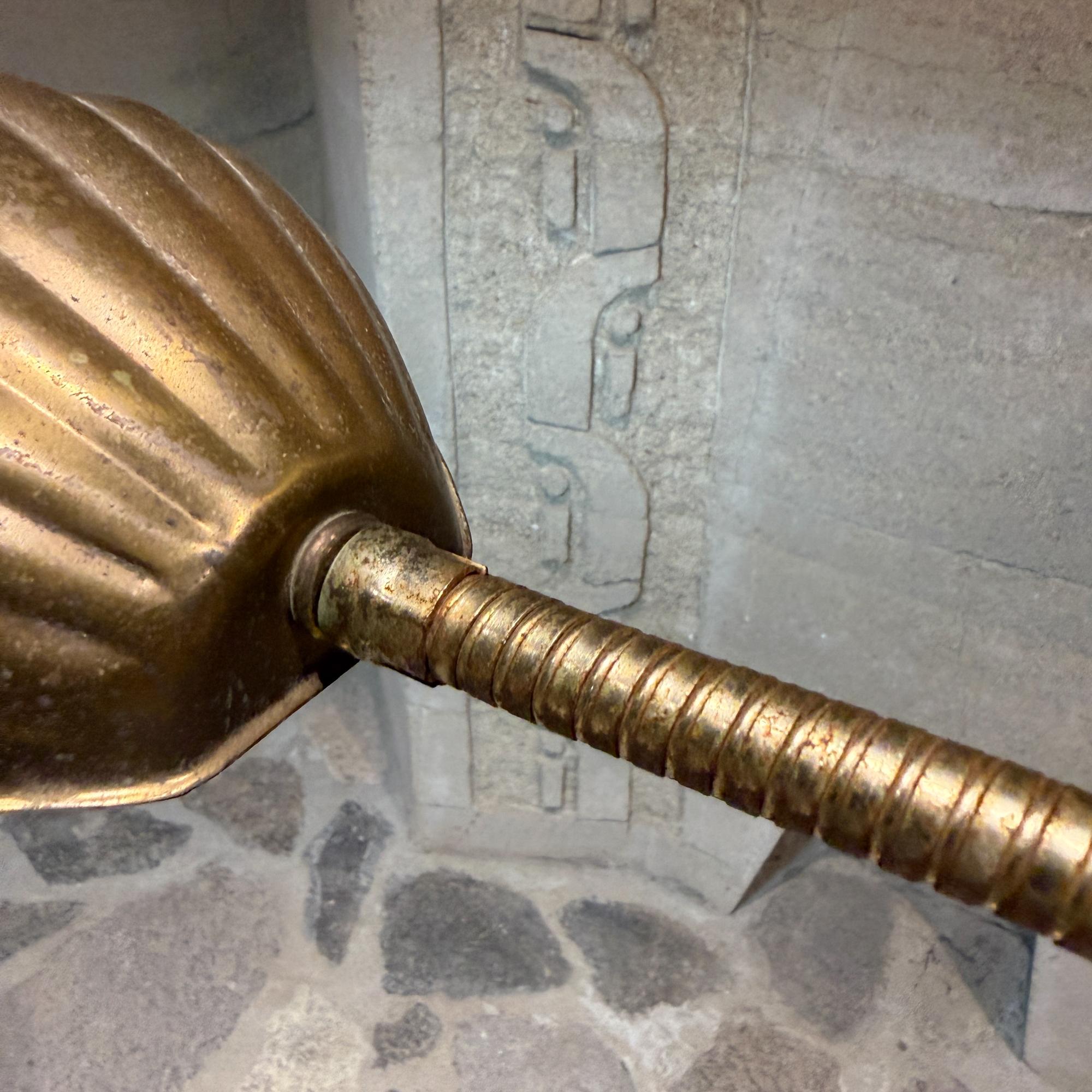Métal Lampadaire Coquille Articulée Canne & Laiton Milieu de Siècle Tommaso Barbi en vente