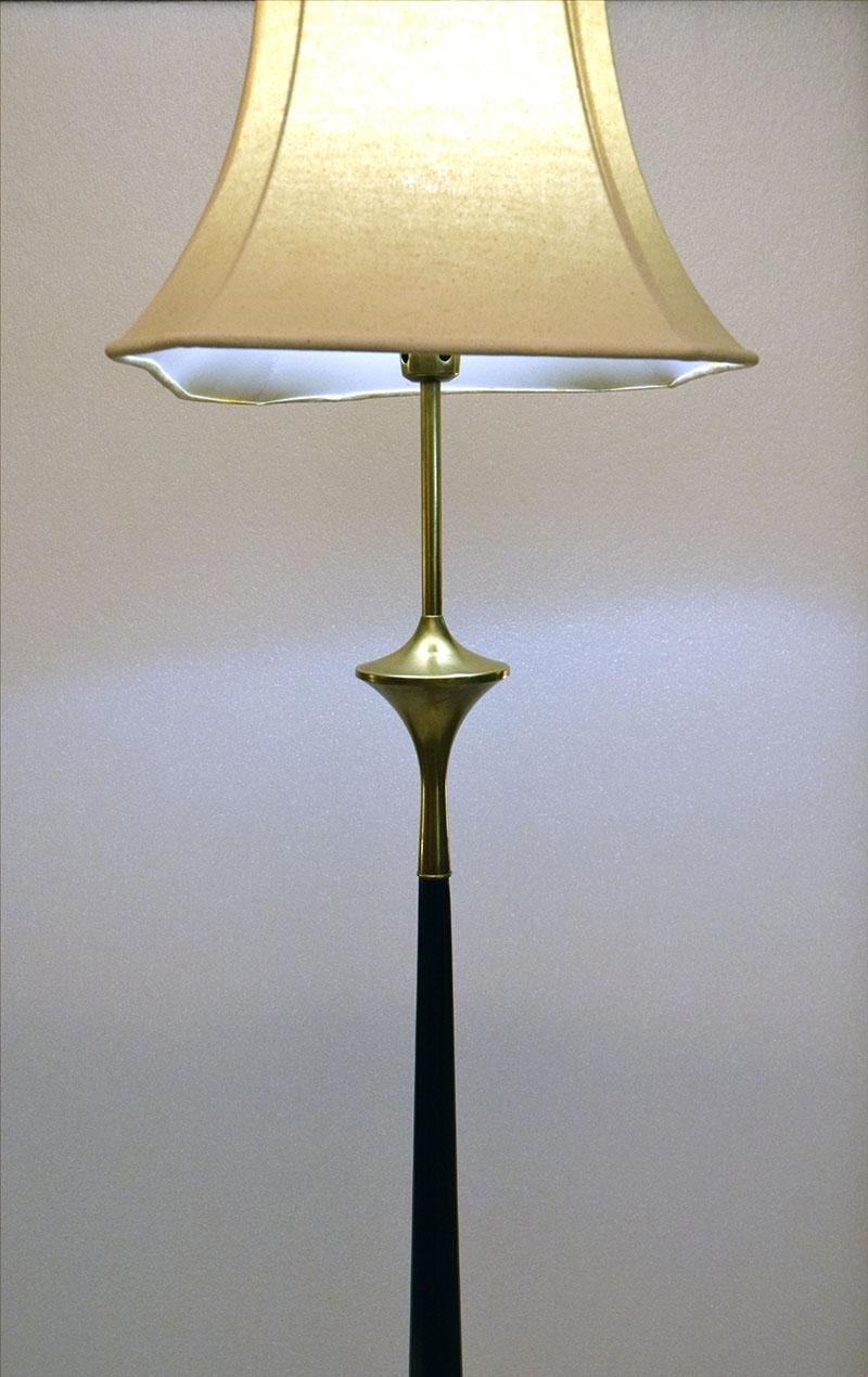 Mid-20th Century Floor Lamp Attr. Guglielmo Ulrich, 1950s For Sale