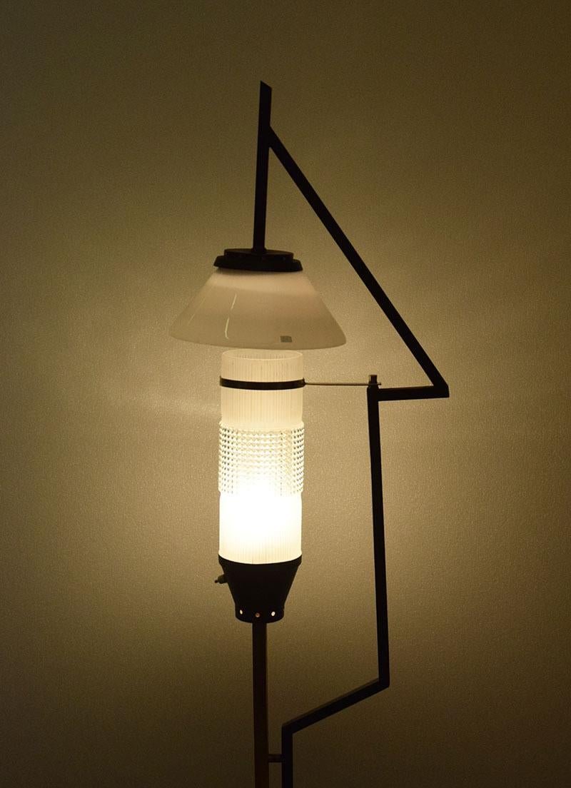Floor lamp attr. Stilnovo, 1950s Excellent état - En vente à Parma, IT