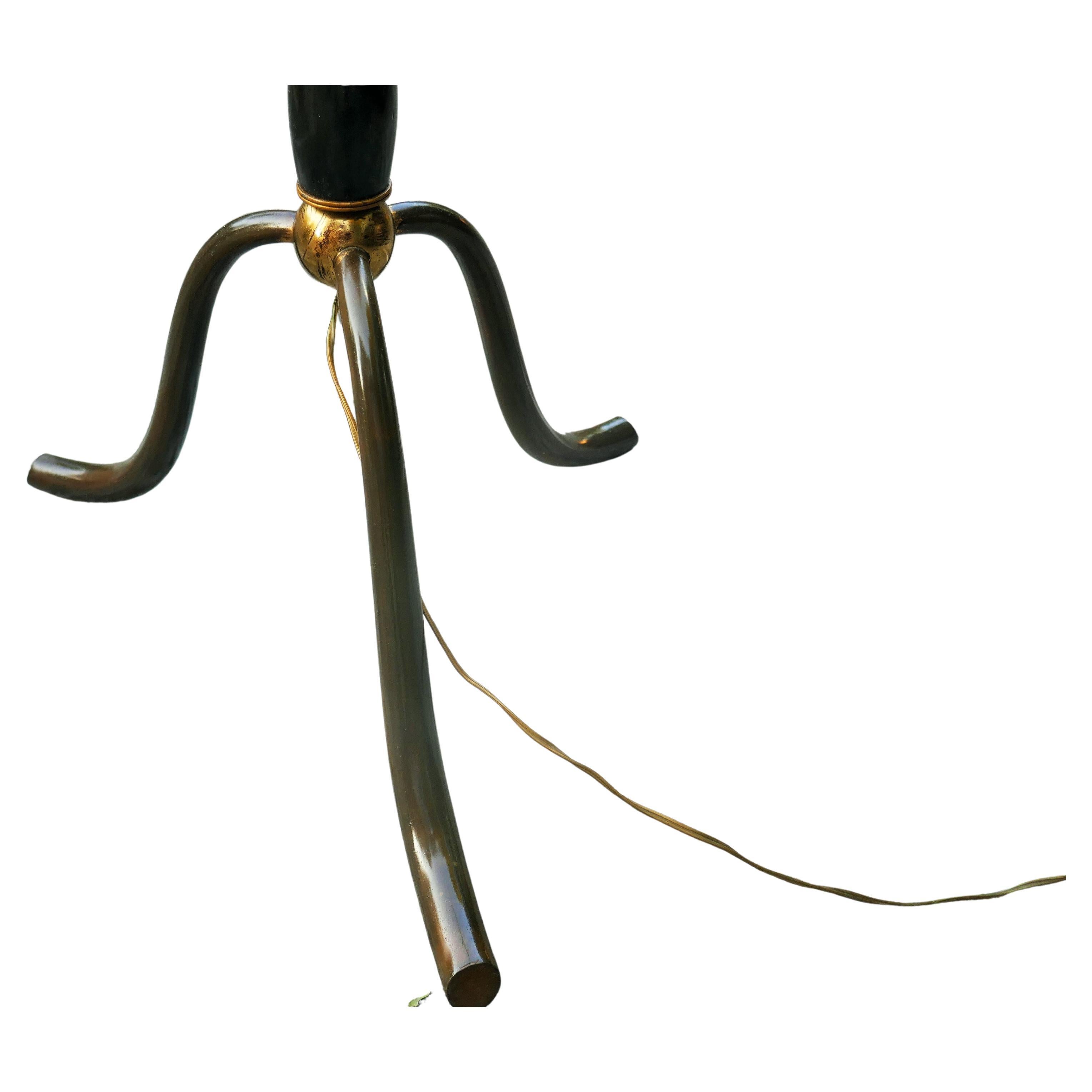 Laiton Floor lamp attributed to a production by Arteluce Gino Sarfatti. en vente